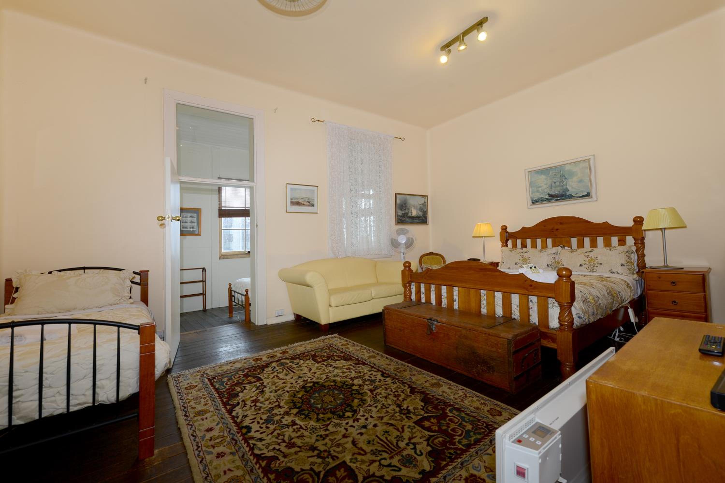 Edinburgh Gallery Bed & Breakfast
