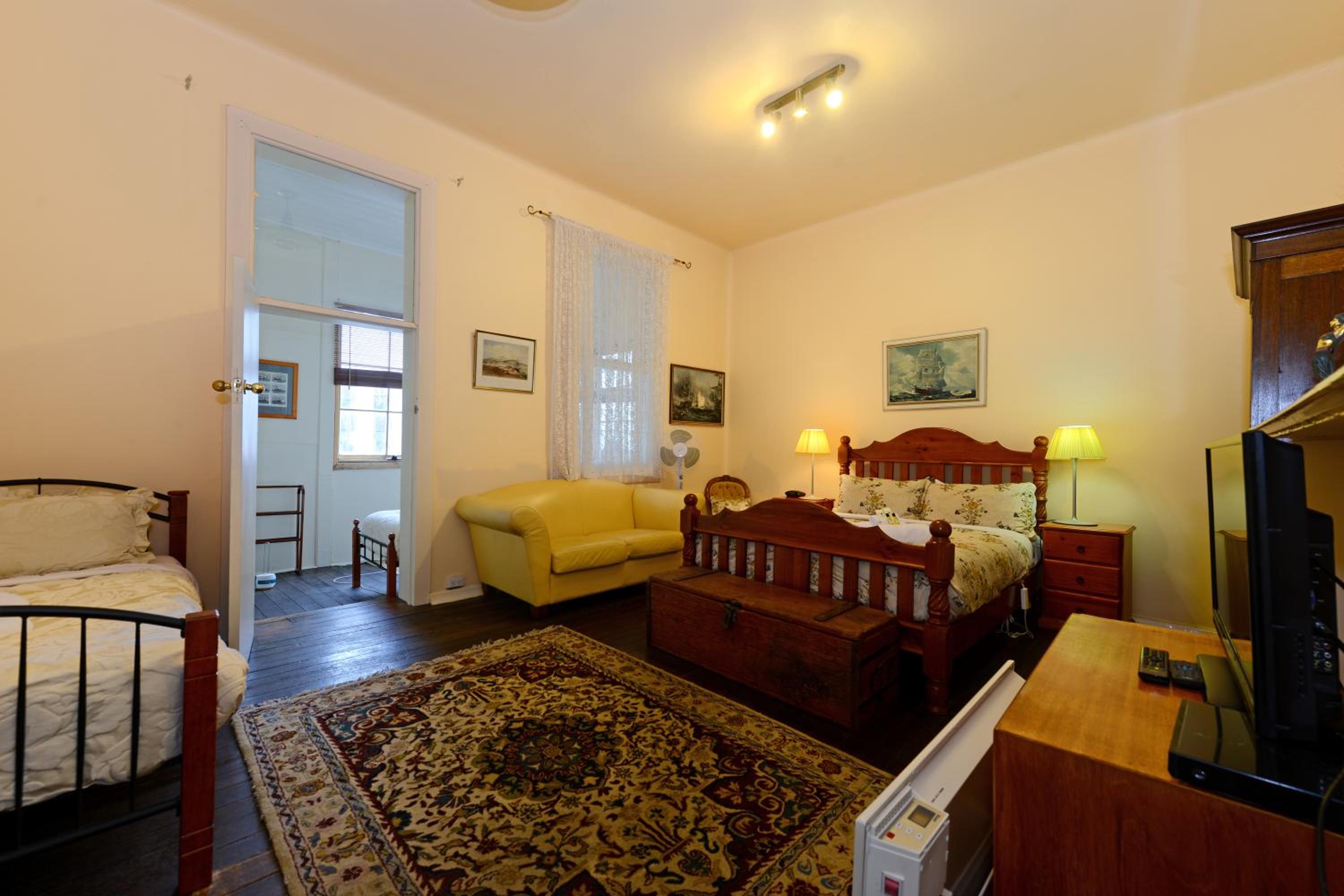 Edinburgh Gallery Bed & Breakfast