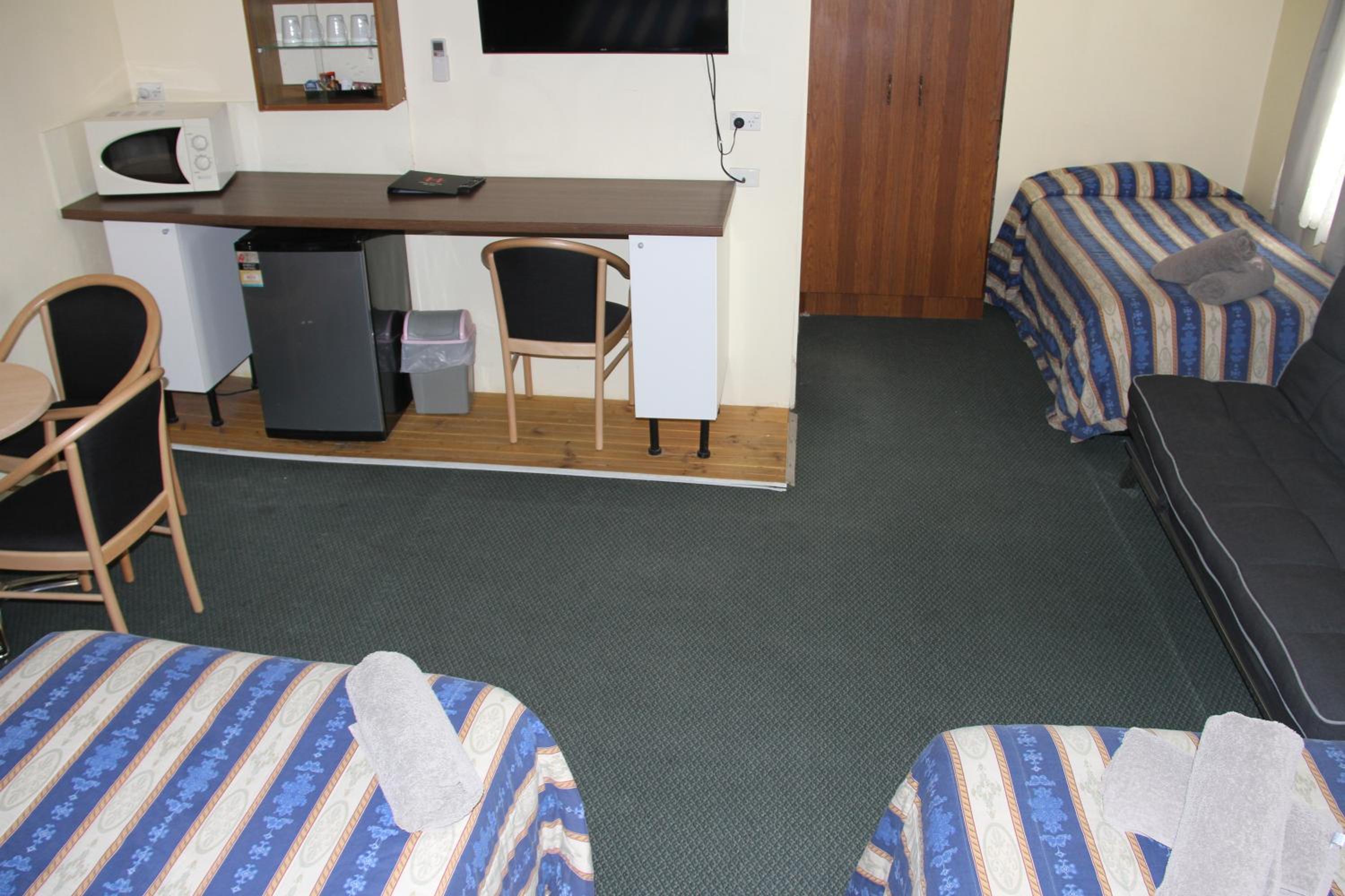 Photo 10