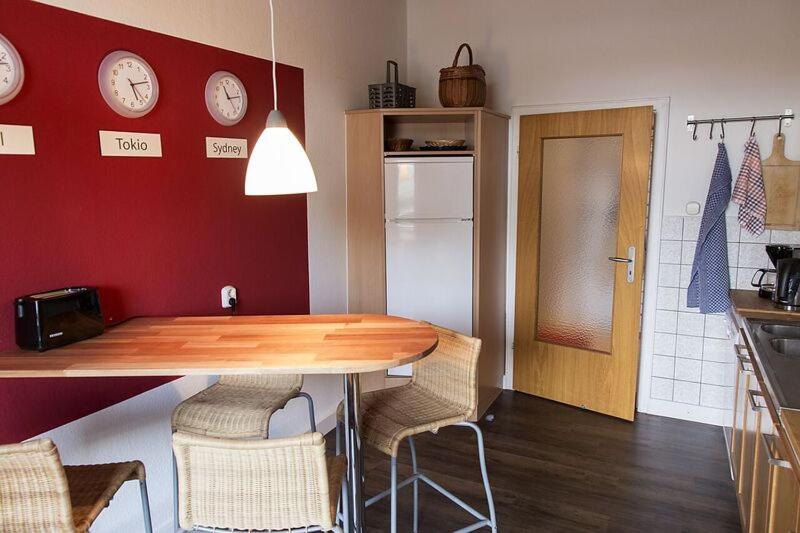 Stilvolle Altbauwohnung in zentraler Lage view 2