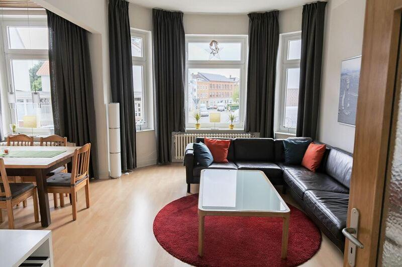 Stilvolle Altbauwohnung in zentraler Lage view 5