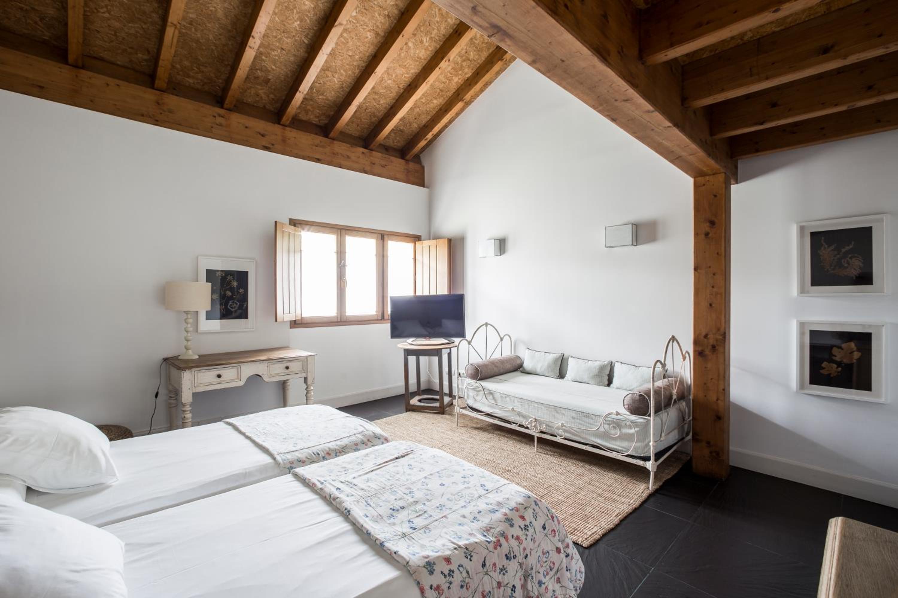 Errota-Barri Caserio Boutique
