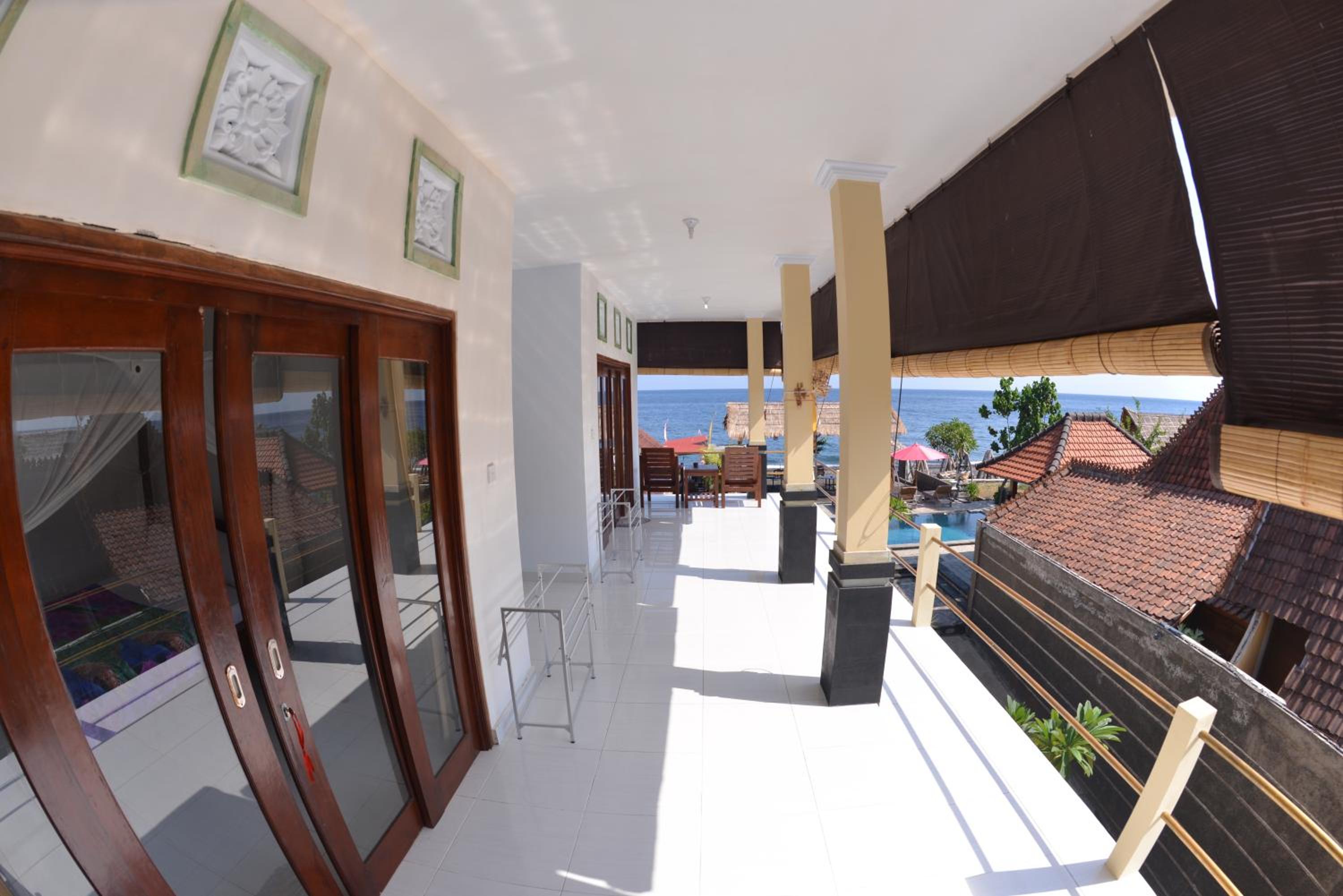 Homestay & Restaurant Segara Amed view 2