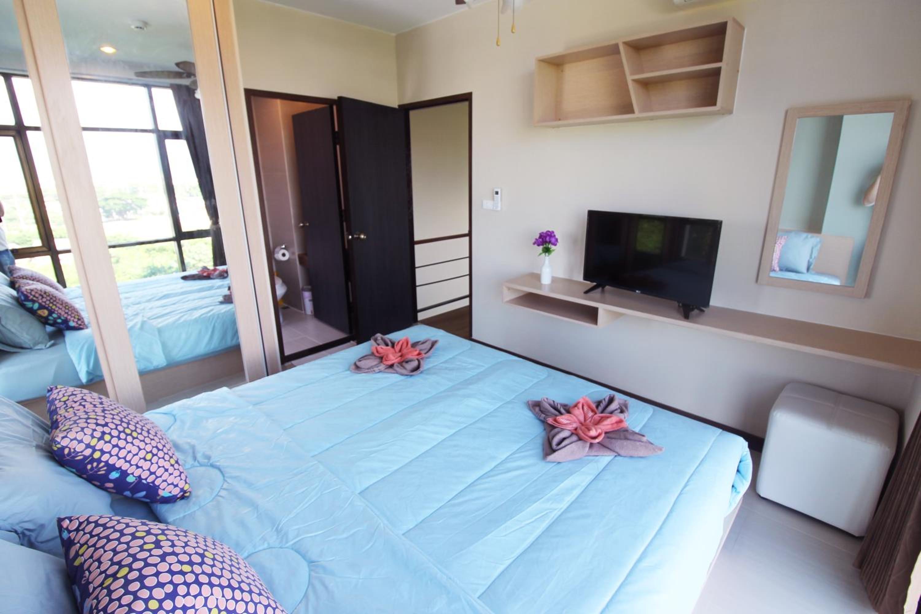 Tree Boutique Residence - Quiet Oasis - Stunning View, Pool & Gym view 3