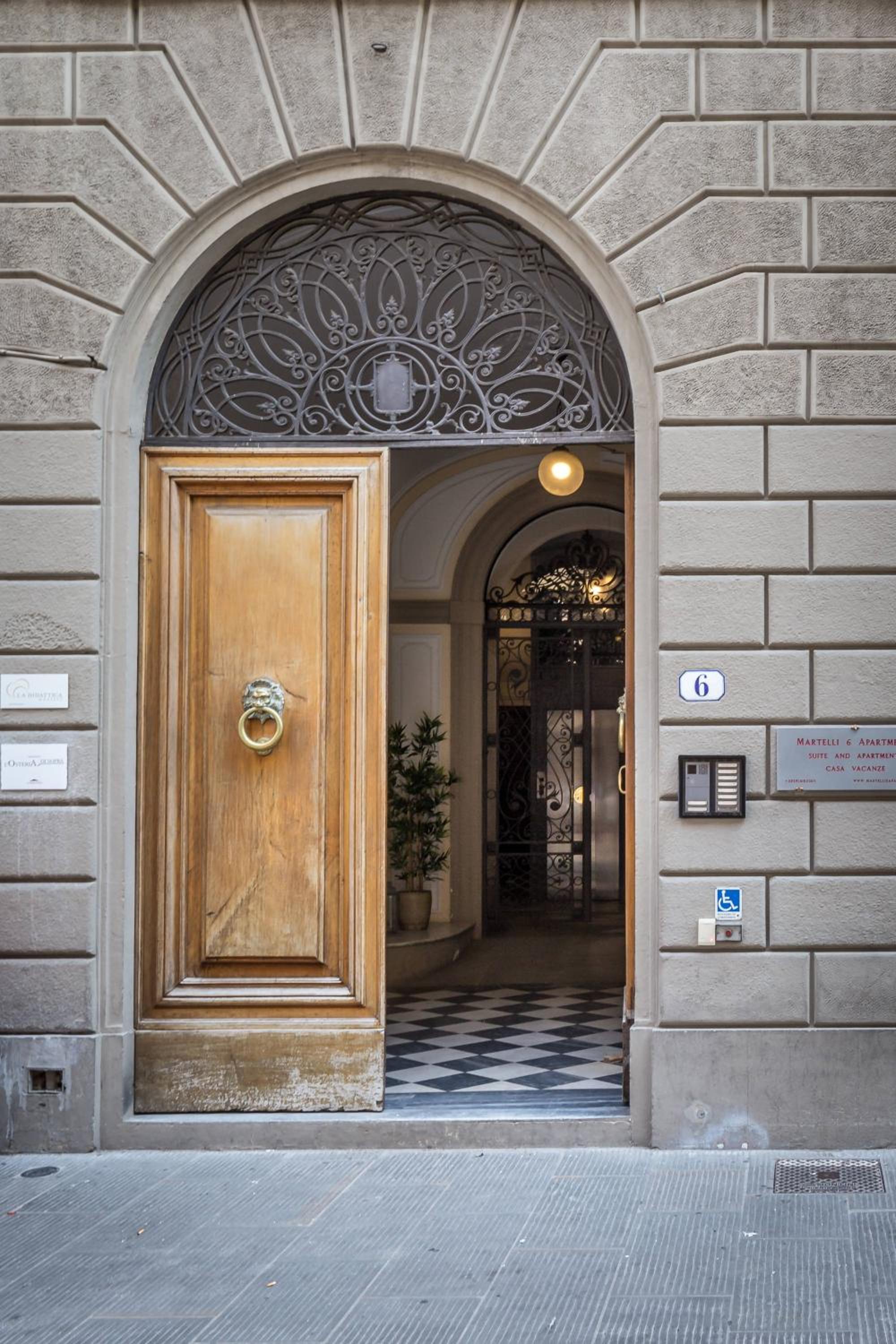 Martelli 6 Suite & Apartments