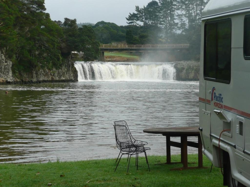 Waterfalls Estate - Motel & Campground