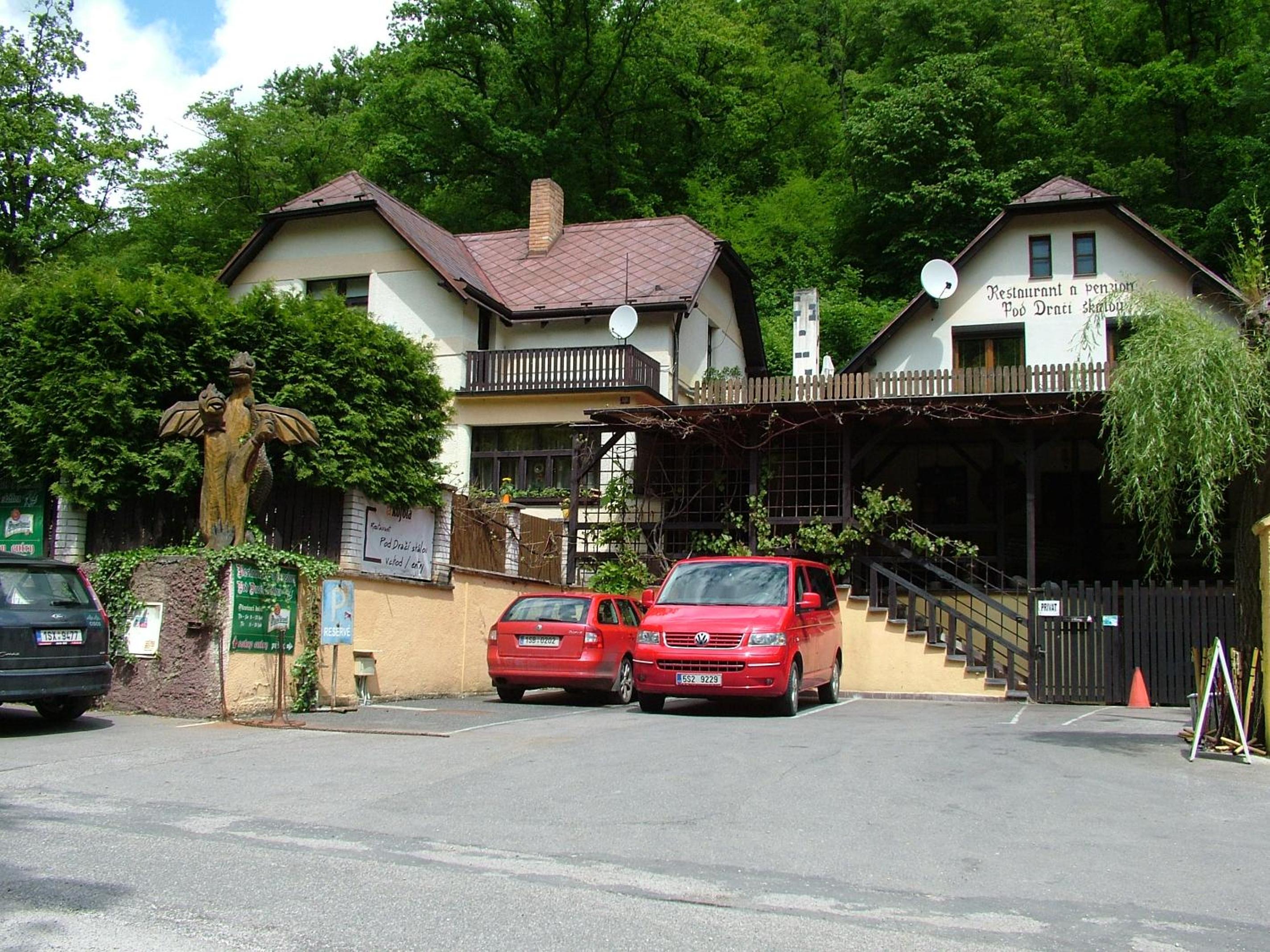 Restaurant a penzion Pod Draci skalou