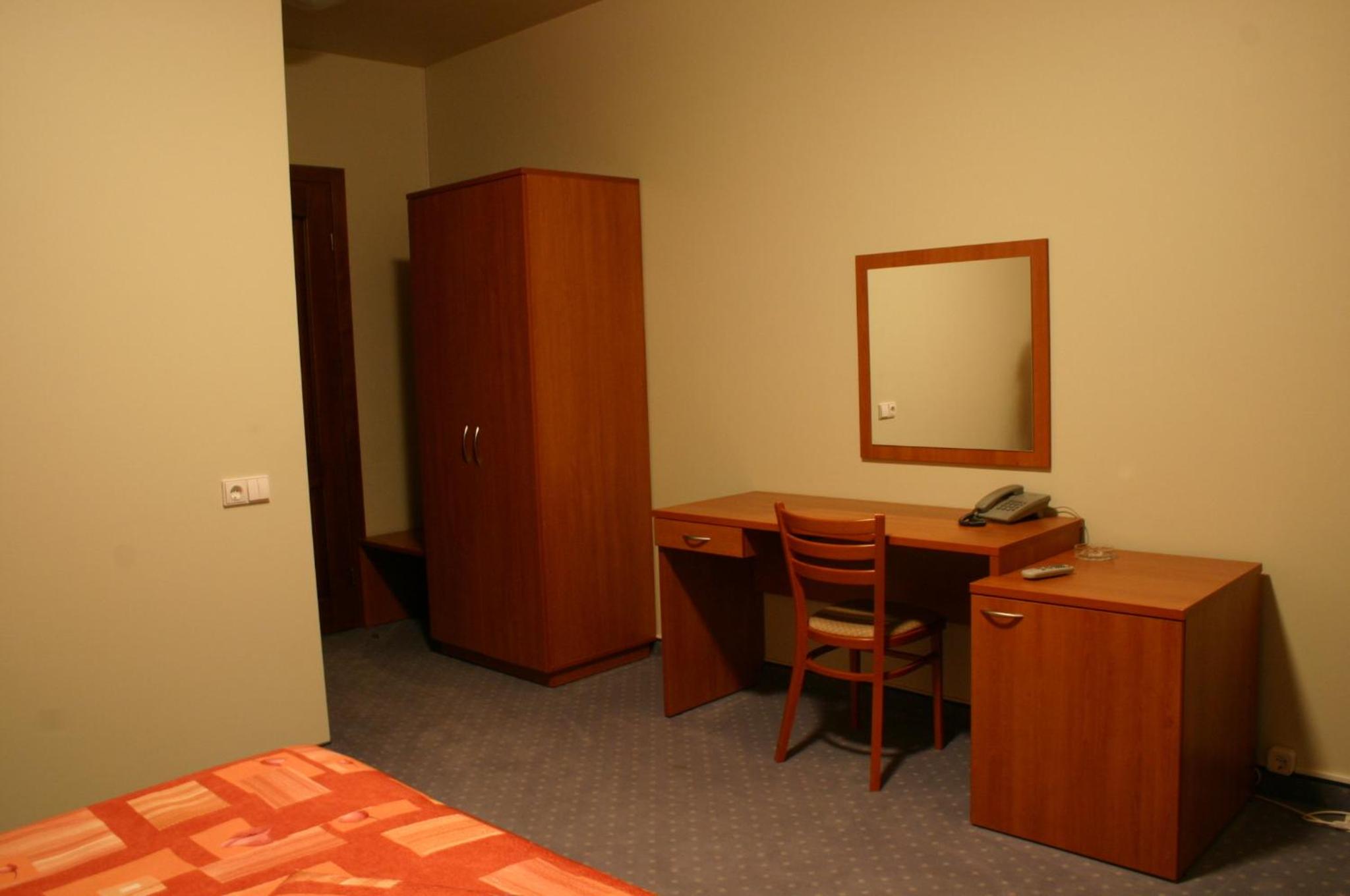 Photo 10