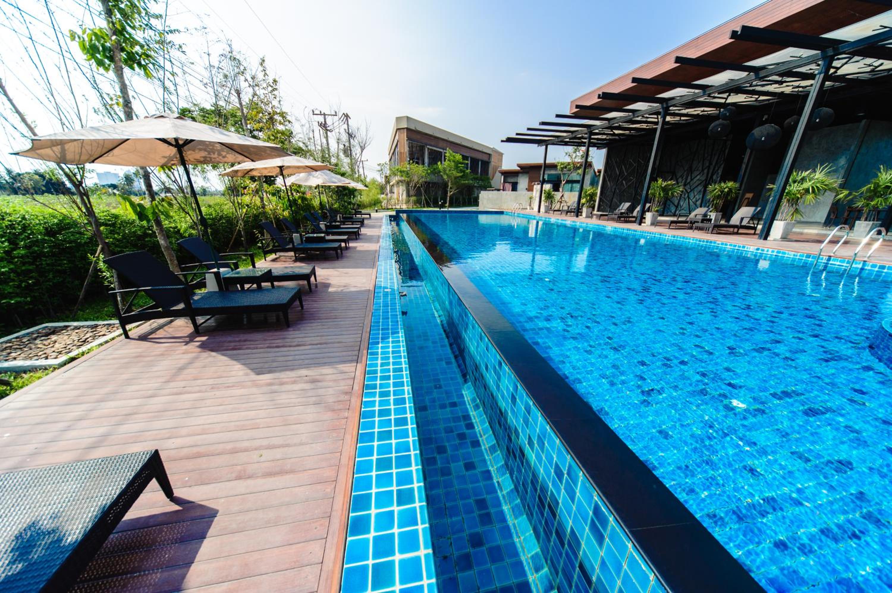 Sunday Sea Two Pool Villa Pattaya