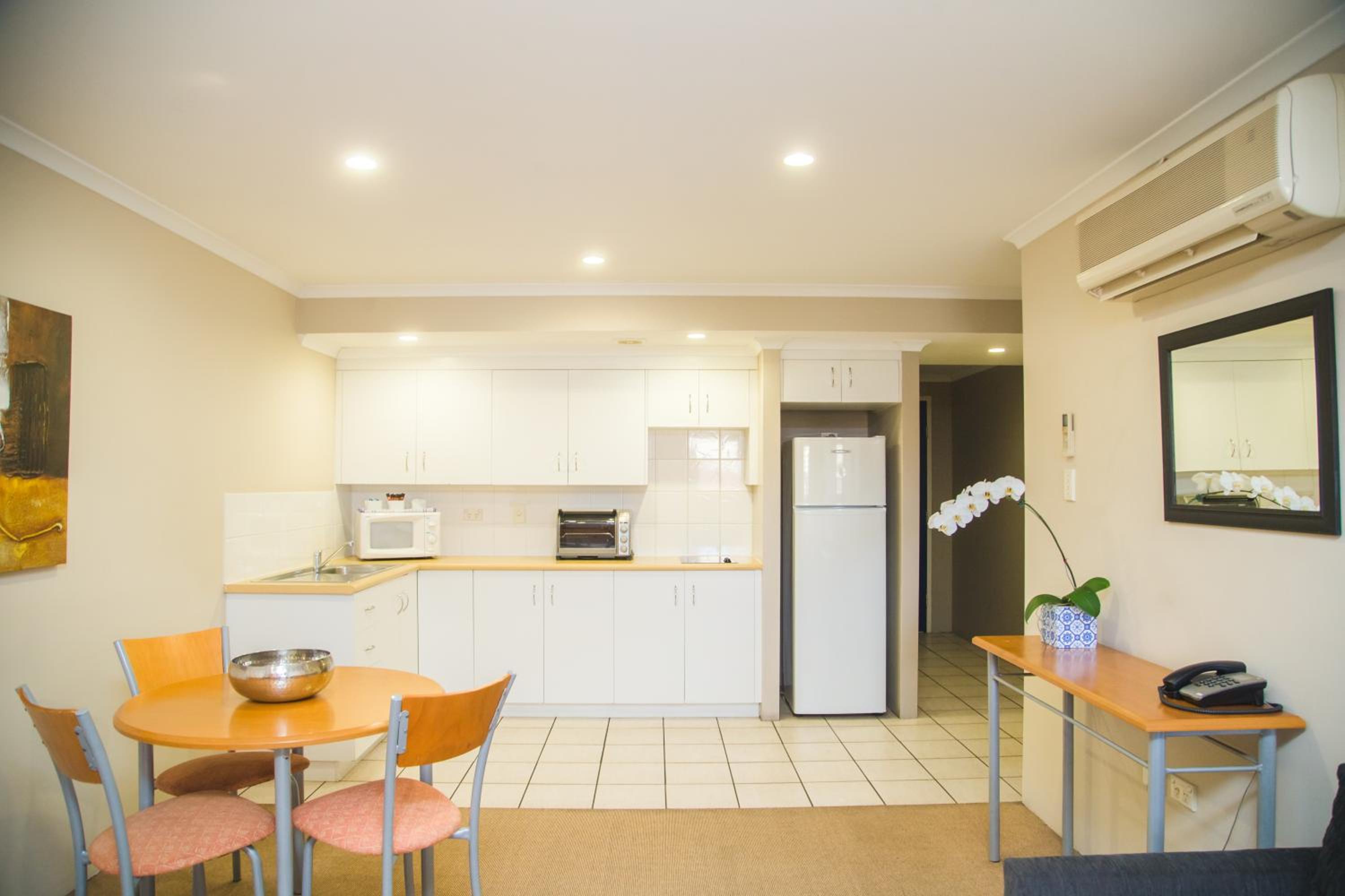 Cosmopolitan Motel & Serviced Apartments