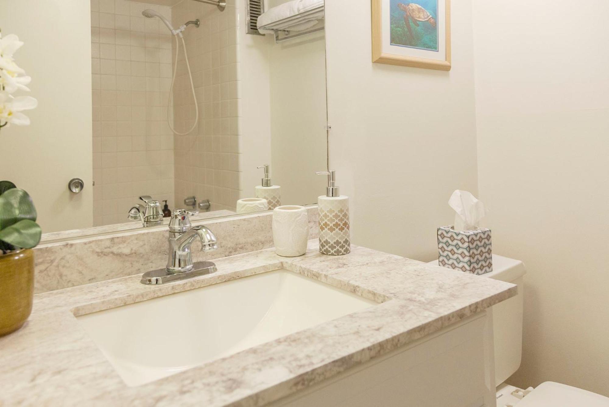 Tropical Studios at Marine Surf Waikiki - FREE PARKING - BEST LOCATION - FULL KITCHEN - SWIMMING POOL 照片第 33 張,共 263 張