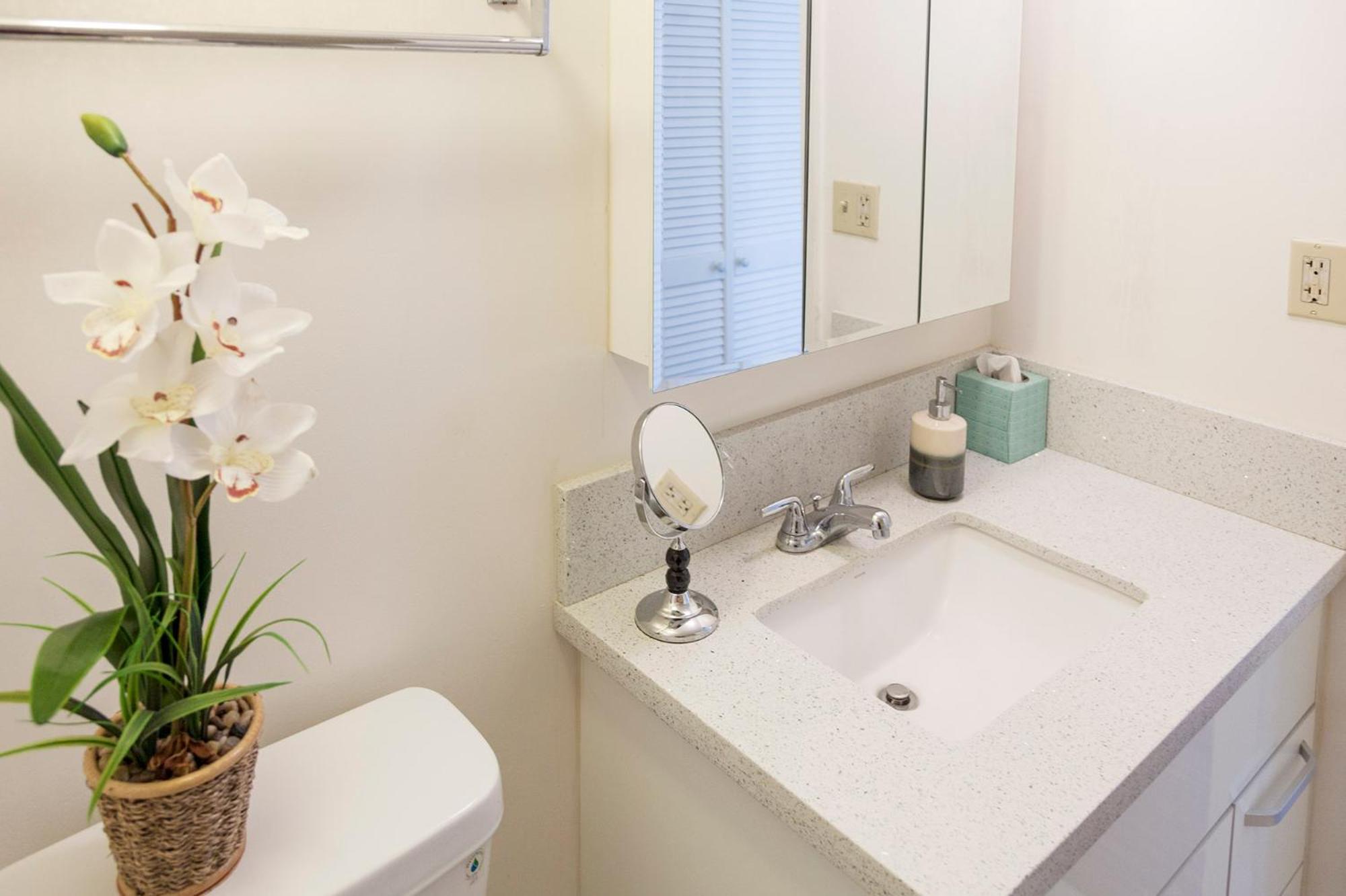 Tropical Studios at Marine Surf Waikiki - FREE PARKING - BEST LOCATION - FULL KITCHEN - SWIMMING POOL 照片第 225 張,共 263 張