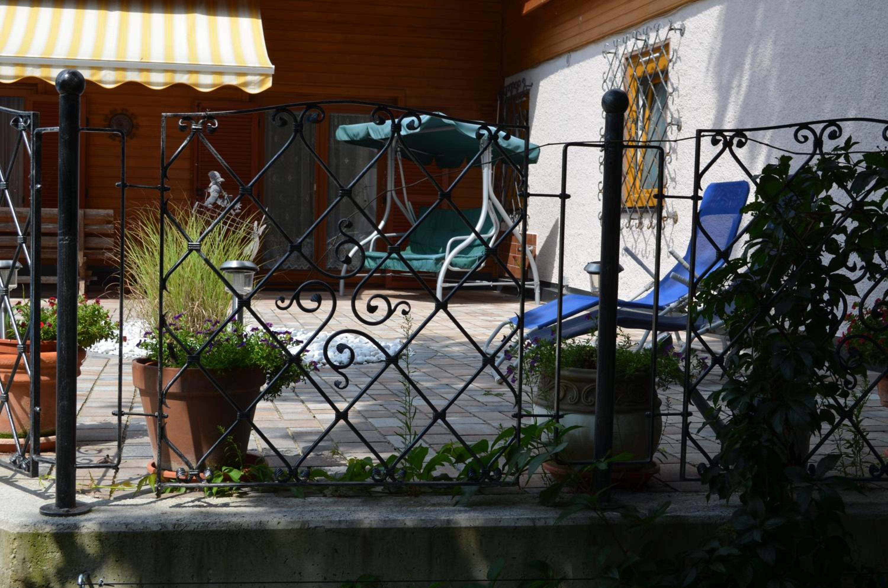 Photo 10