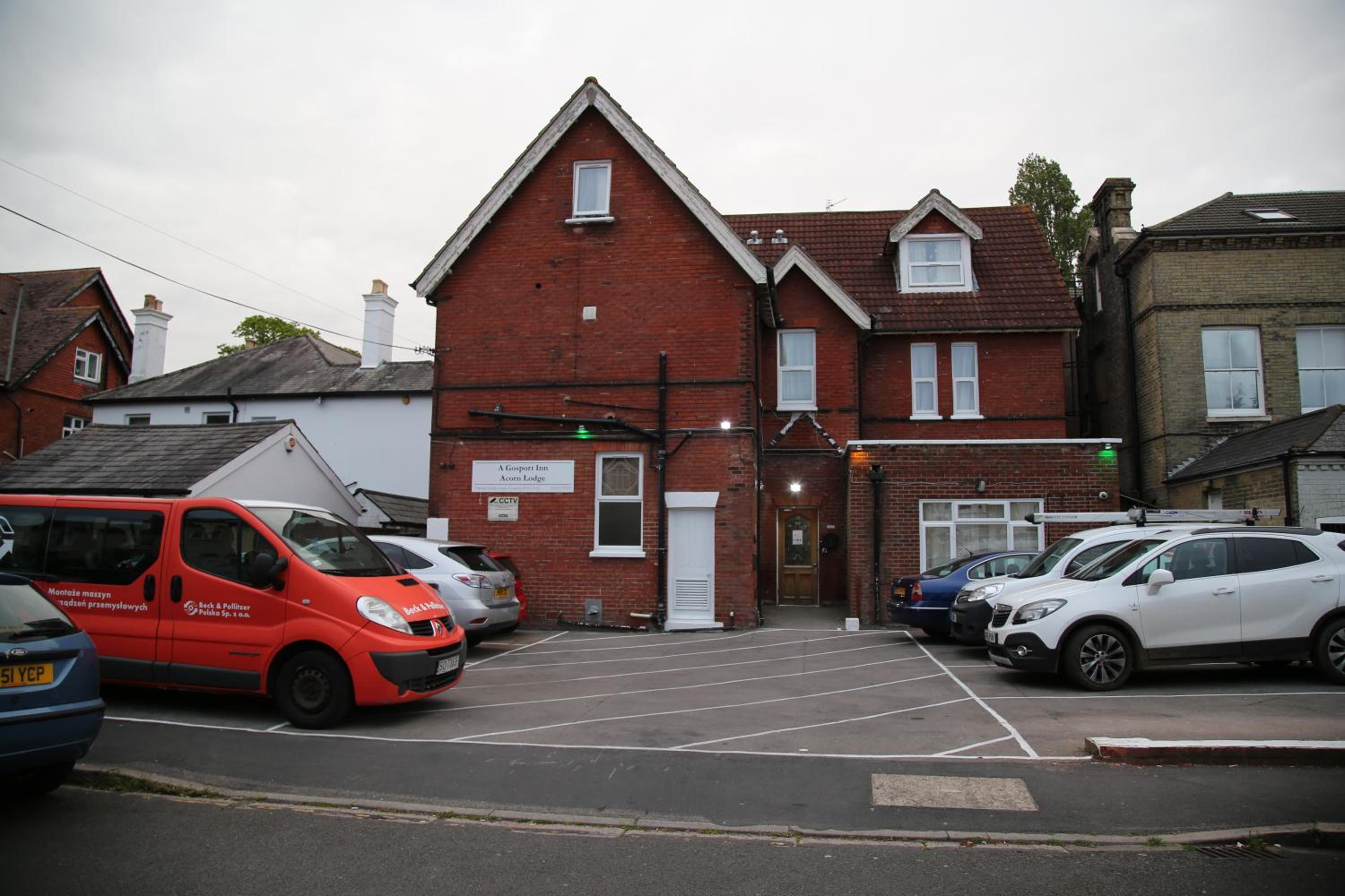 A Gosport Inn - Free Private Parking