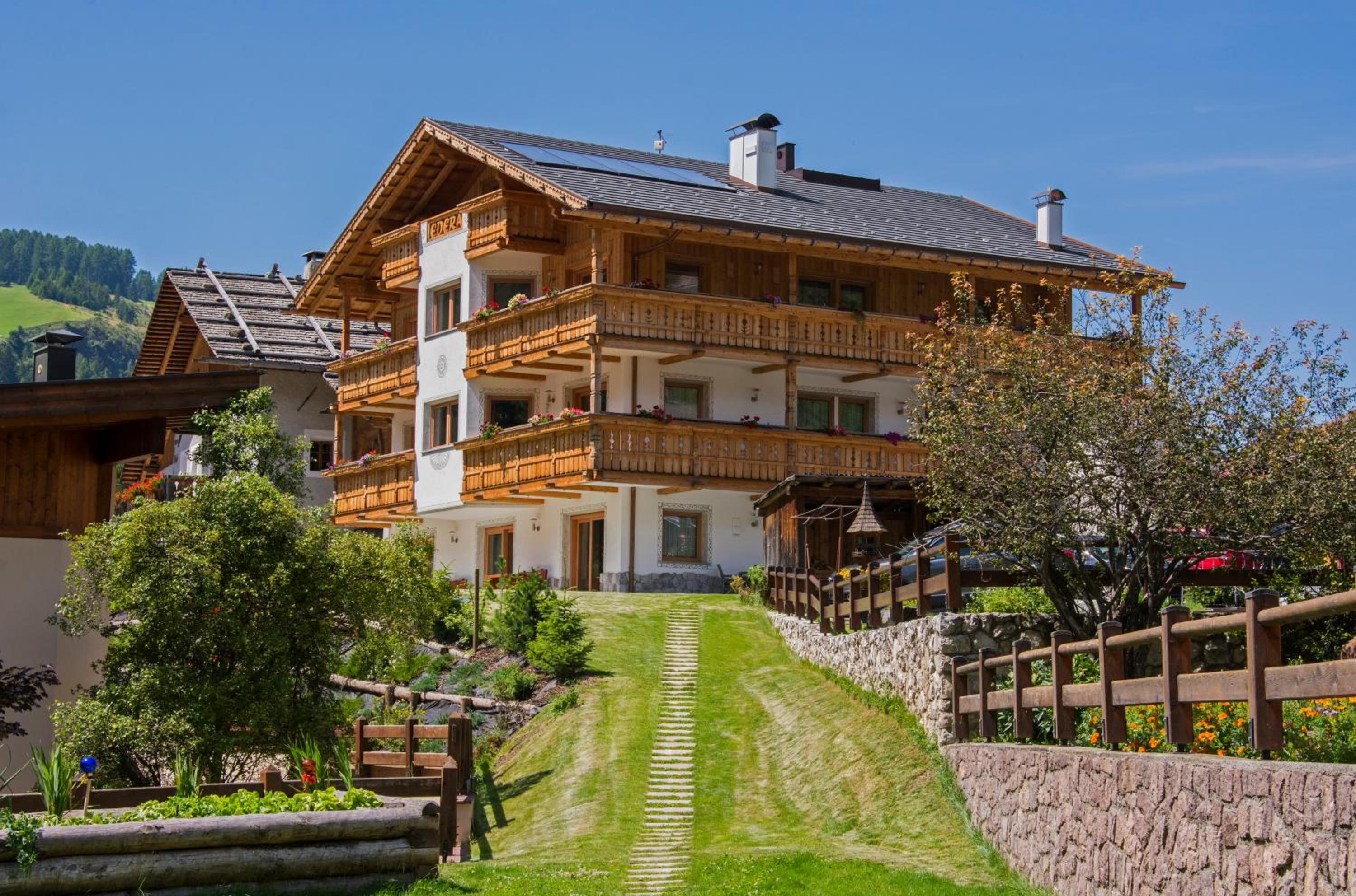 Apartments Edera