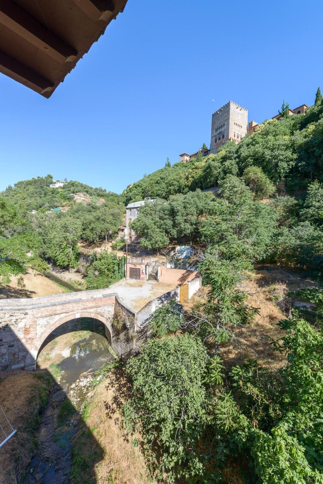 Chezmoihomes Alhambra