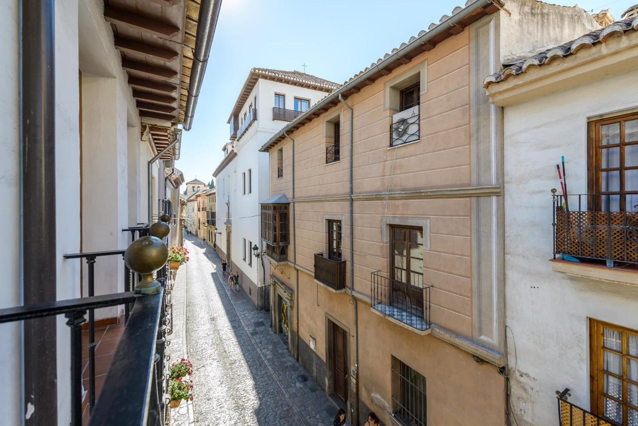 Chezmoihomes Alhambra