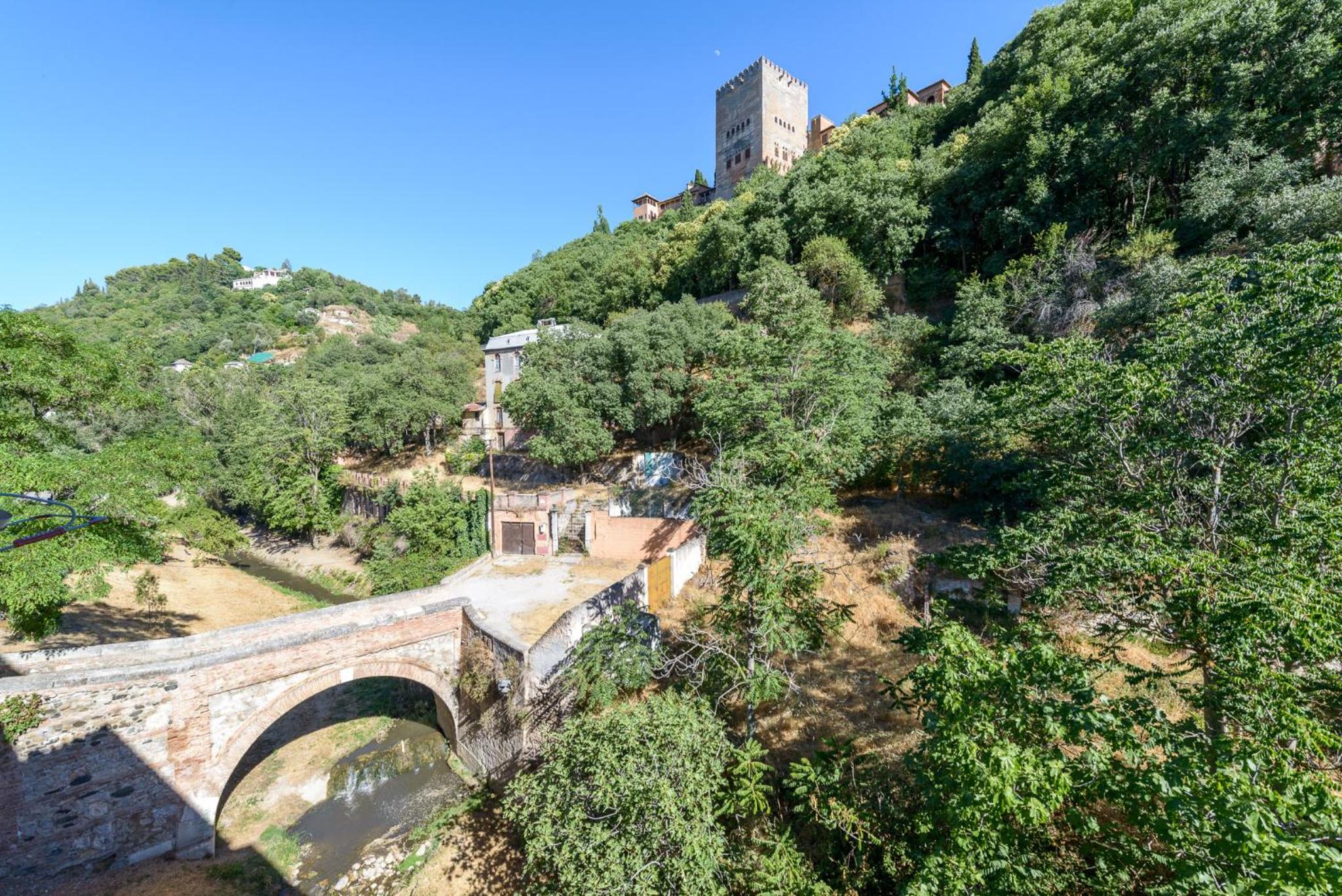 Chezmoihomes Alhambra