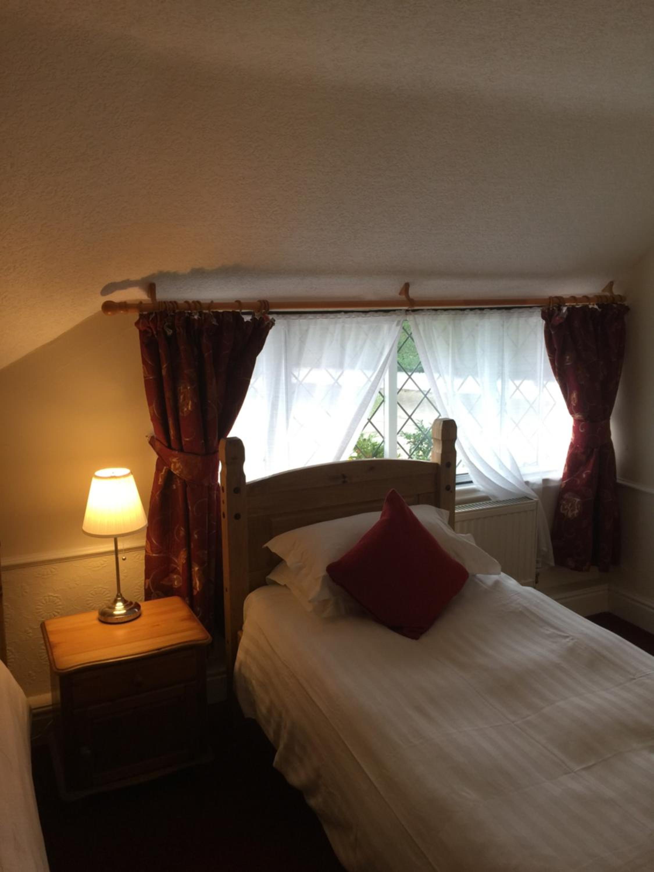 Greyhound Country Inn