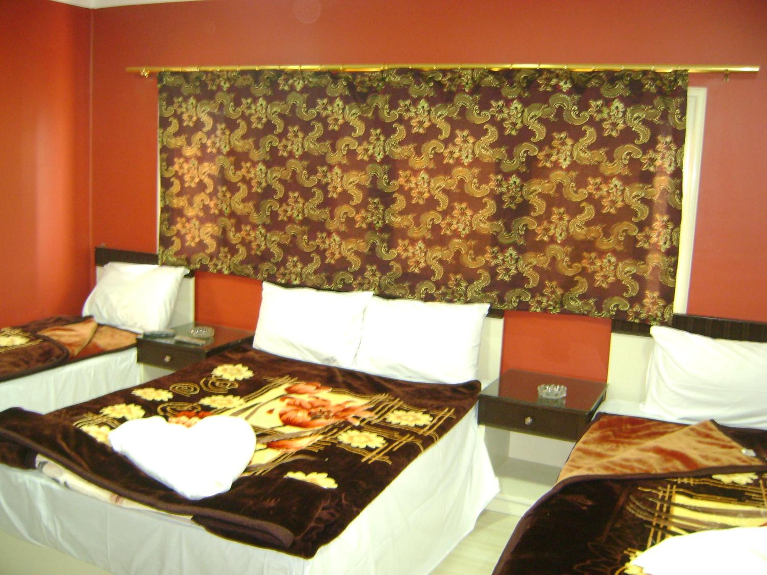 Isis Hostel 2