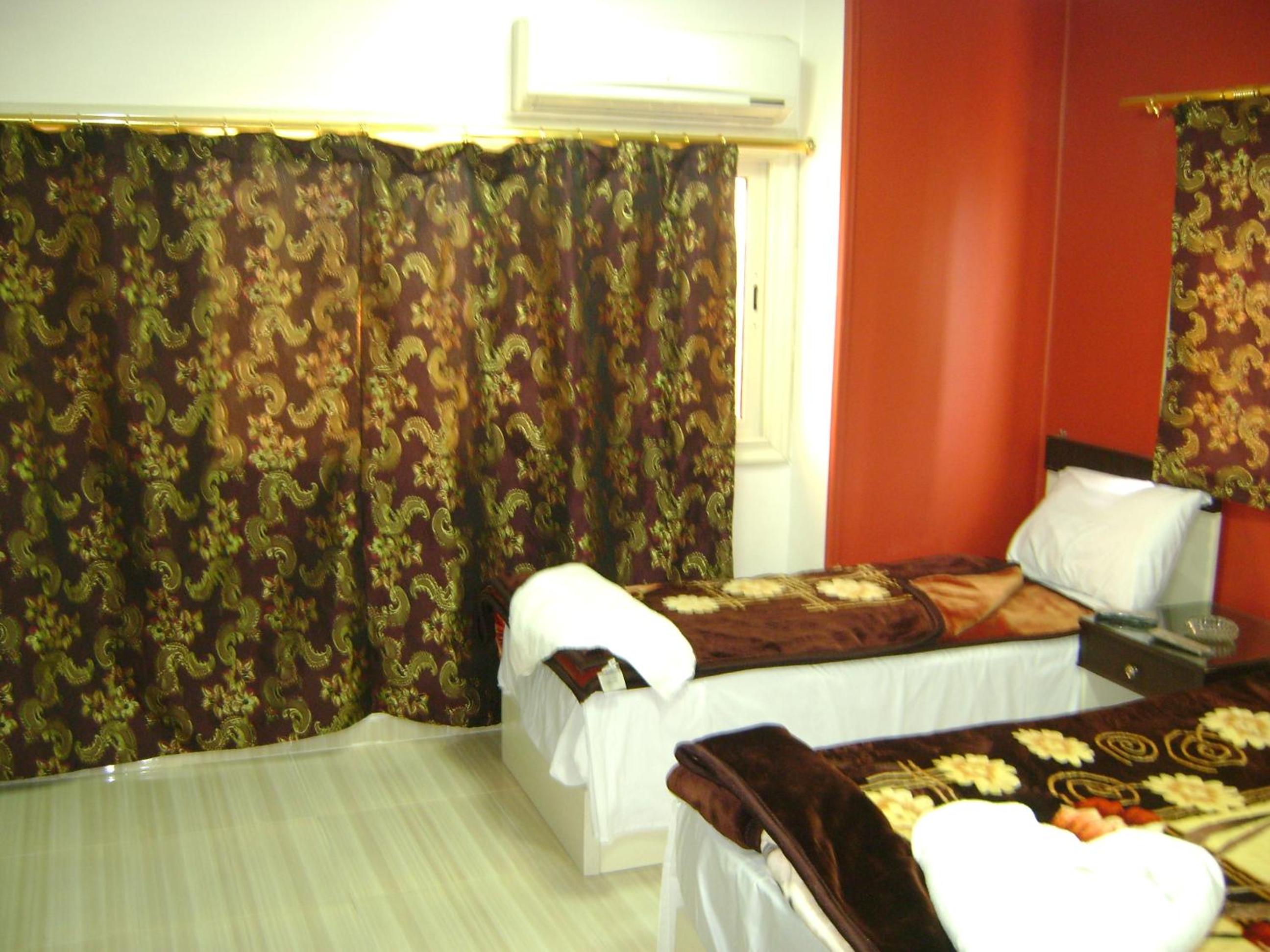 Isis Hostel 2