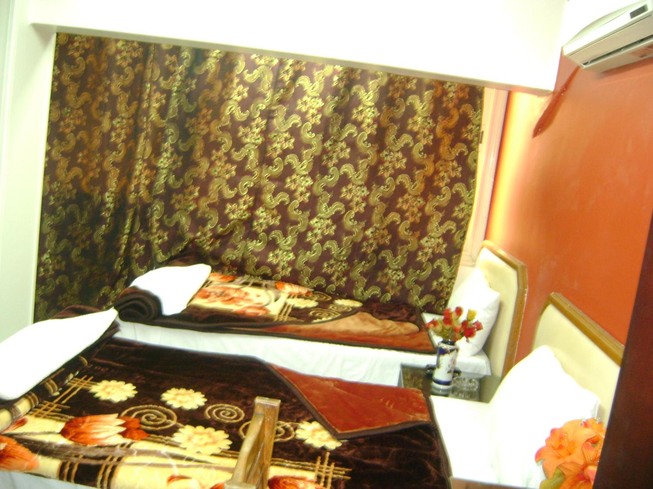 Isis Hostel 2