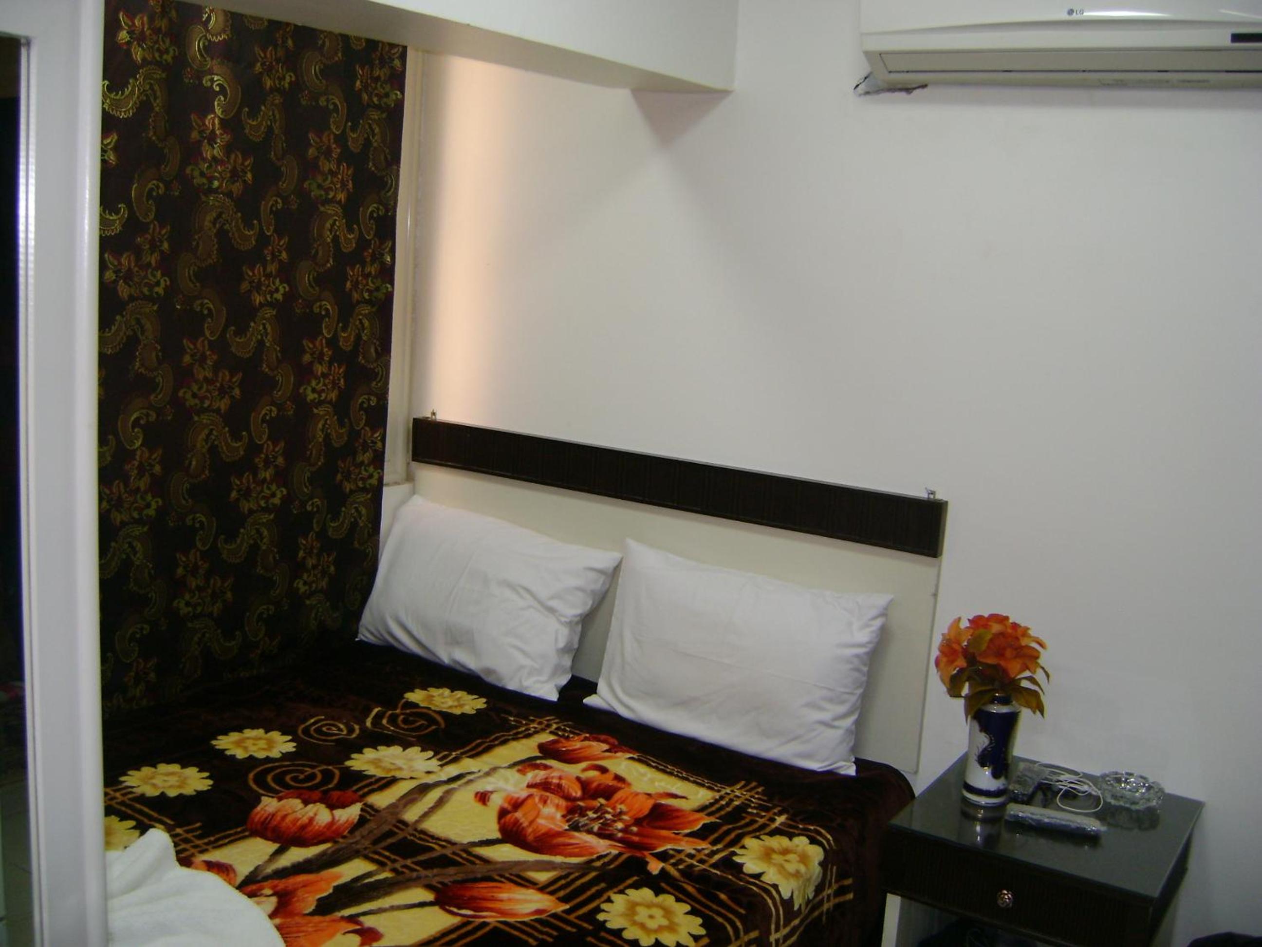 Isis Hostel 2