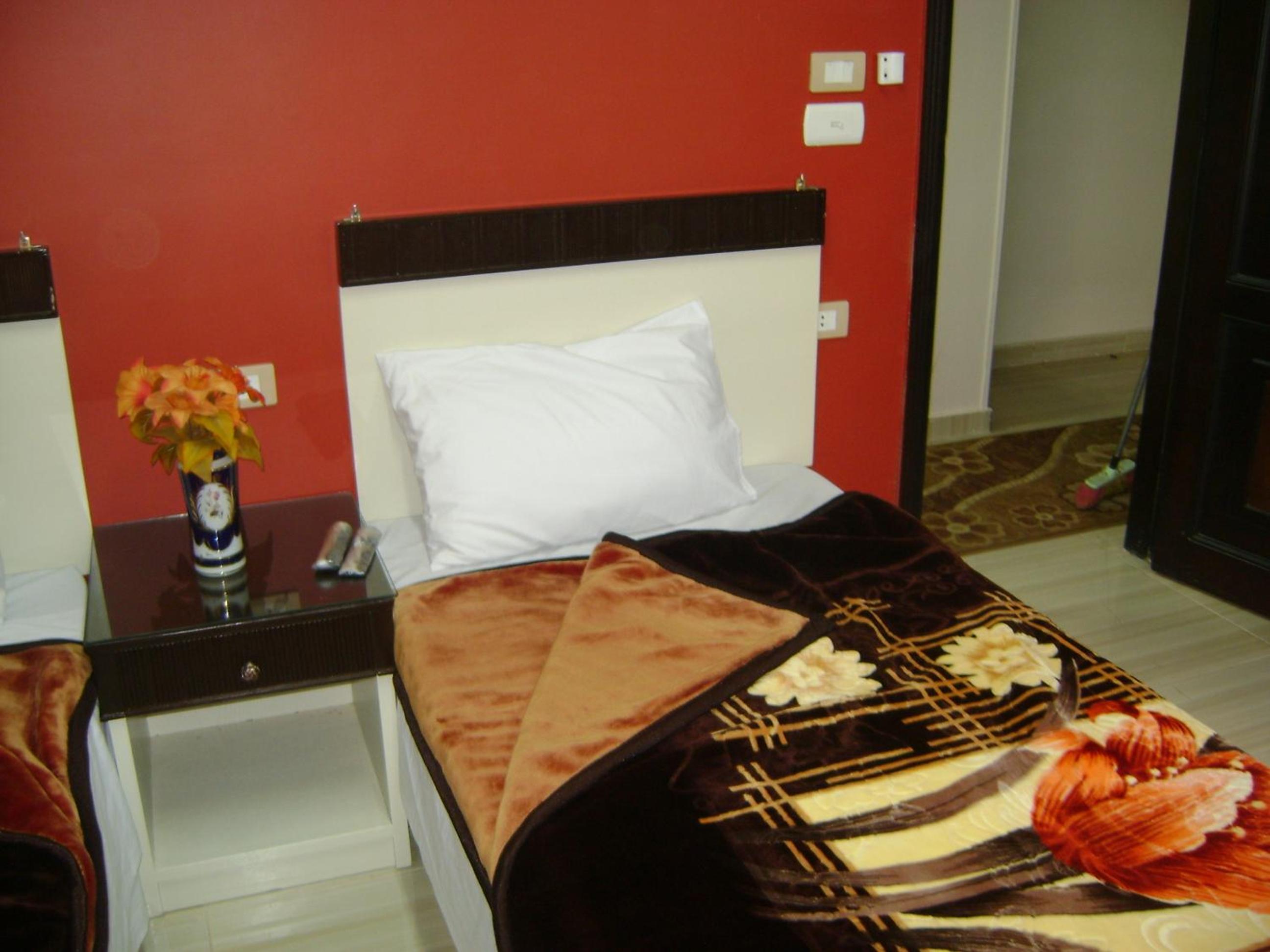 Isis Hostel 2