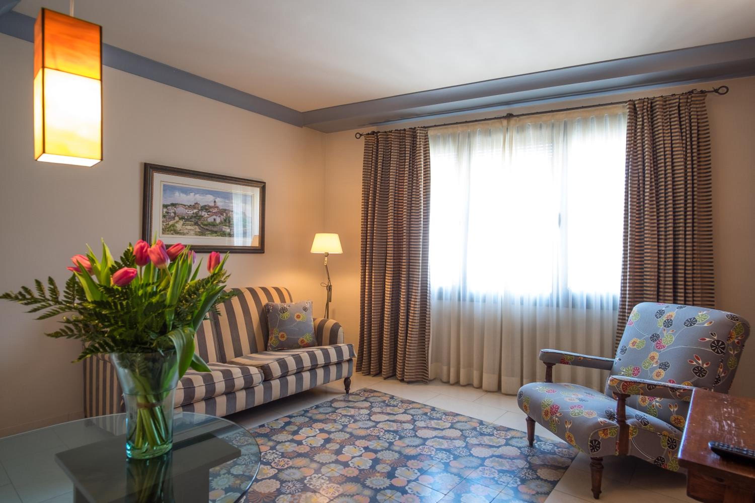 Apartaments Suites Sant Jordi