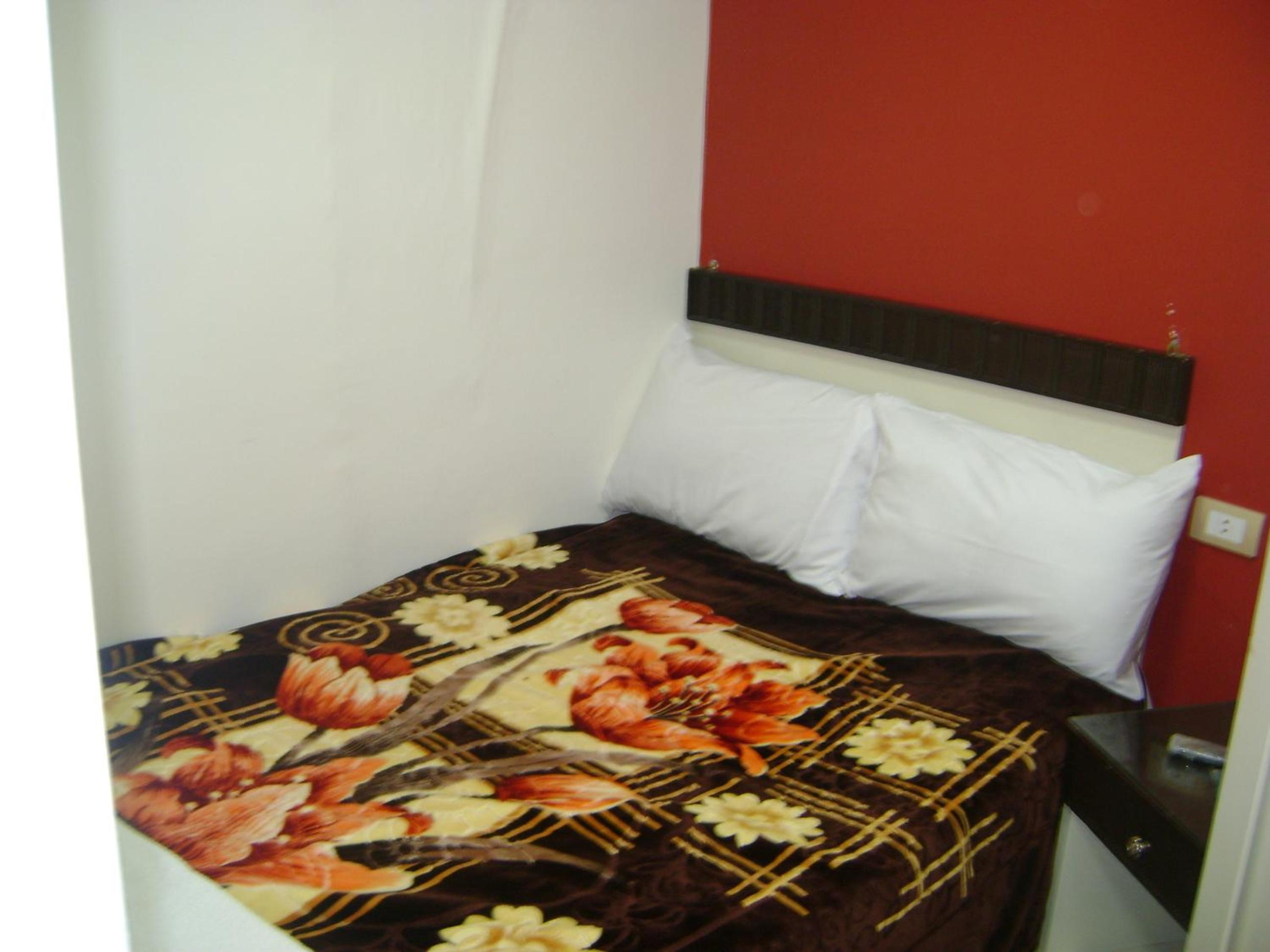 Isis Hostel 2