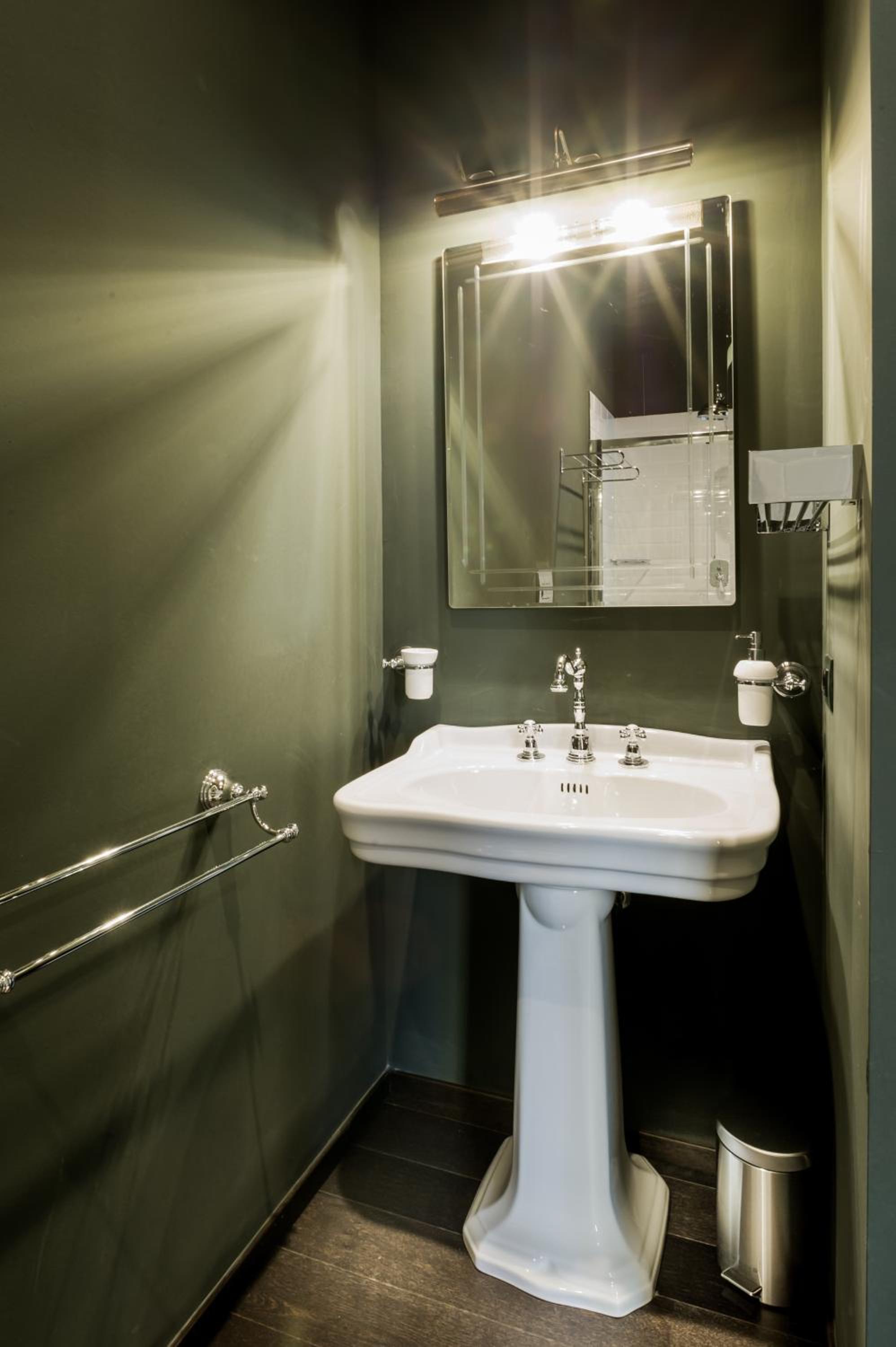 Arnobio Florence Suites