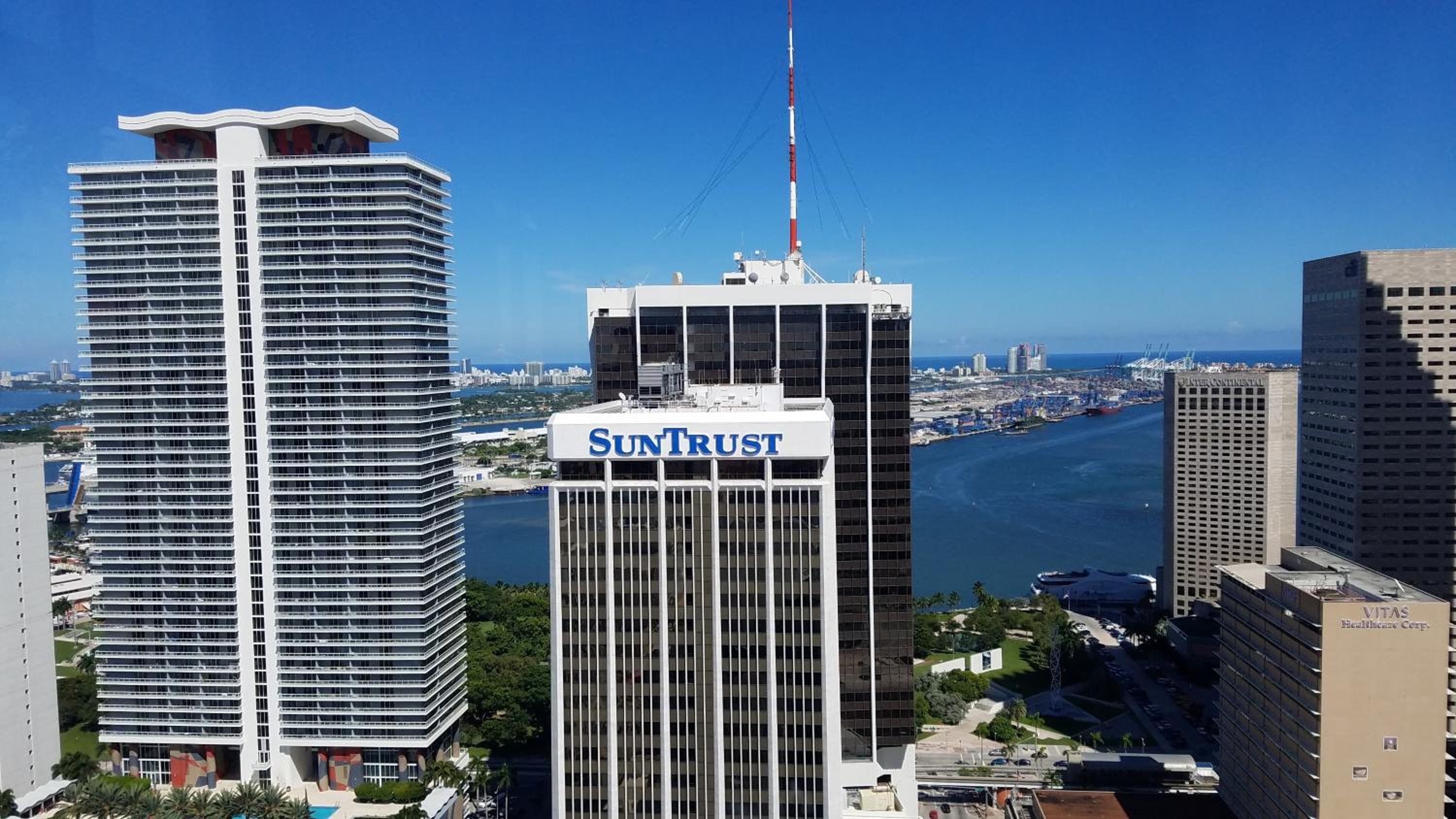Downtown Miami Deluxe Apartment