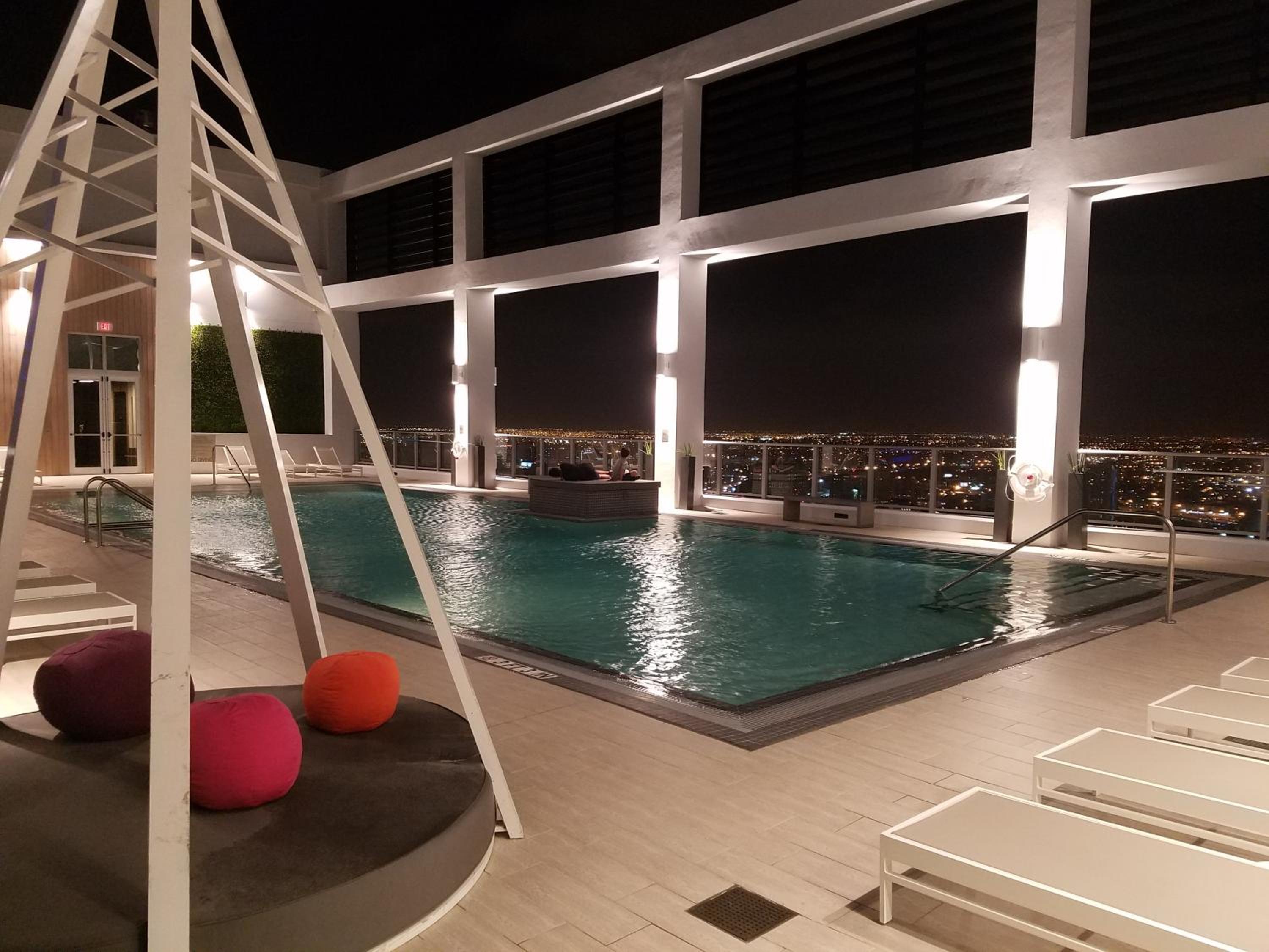 Downtown Miami Deluxe Apartment