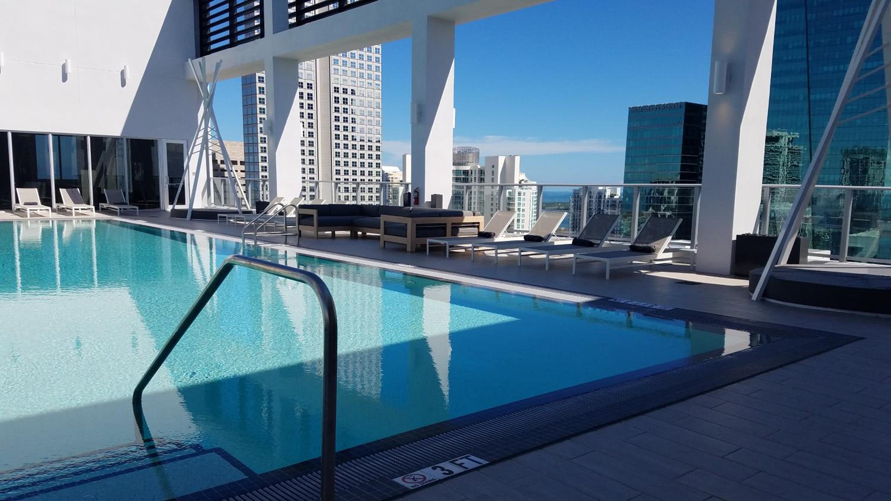 Downtown Miami Deluxe Apartment