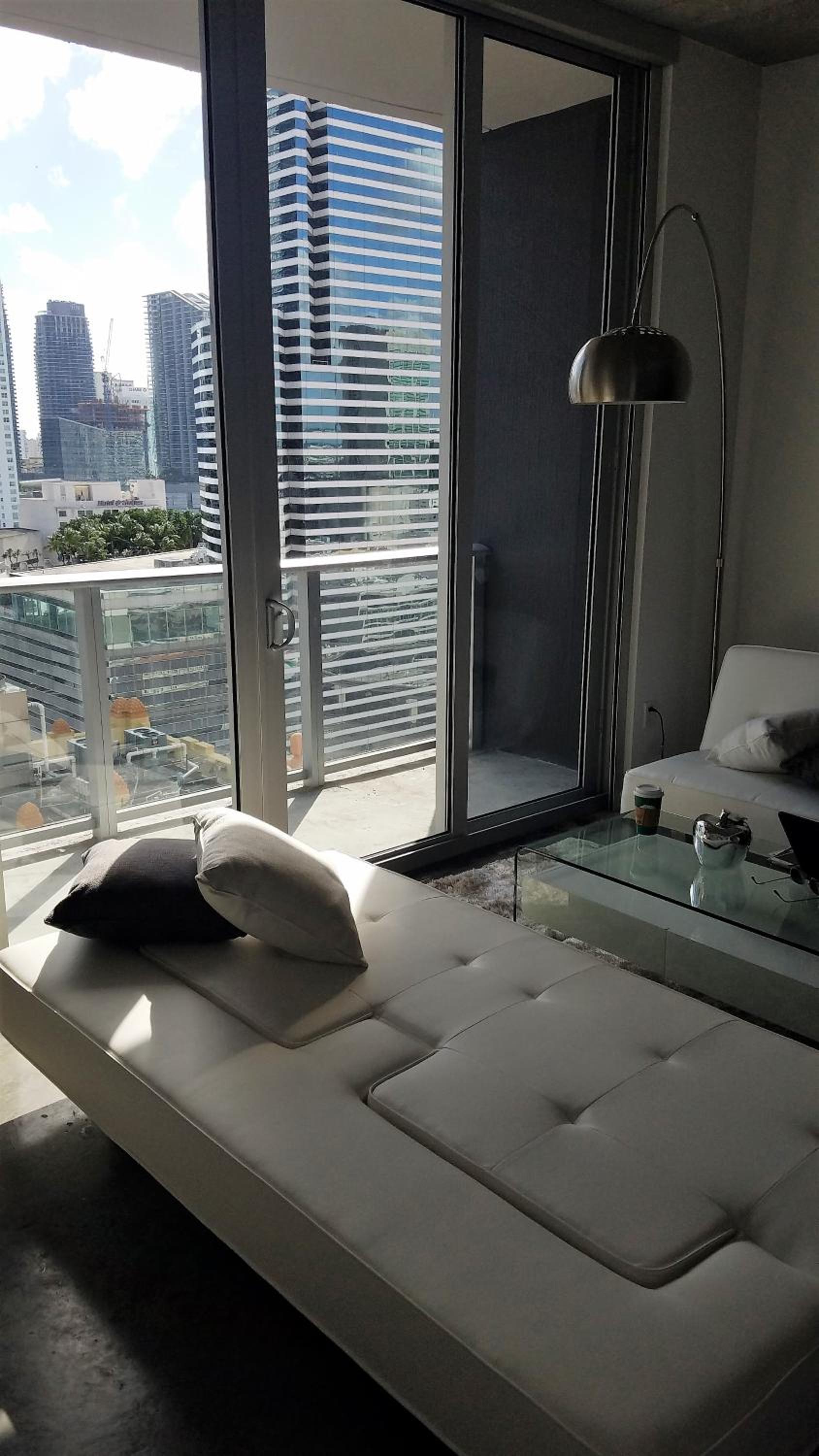 Downtown Miami Deluxe Apartment