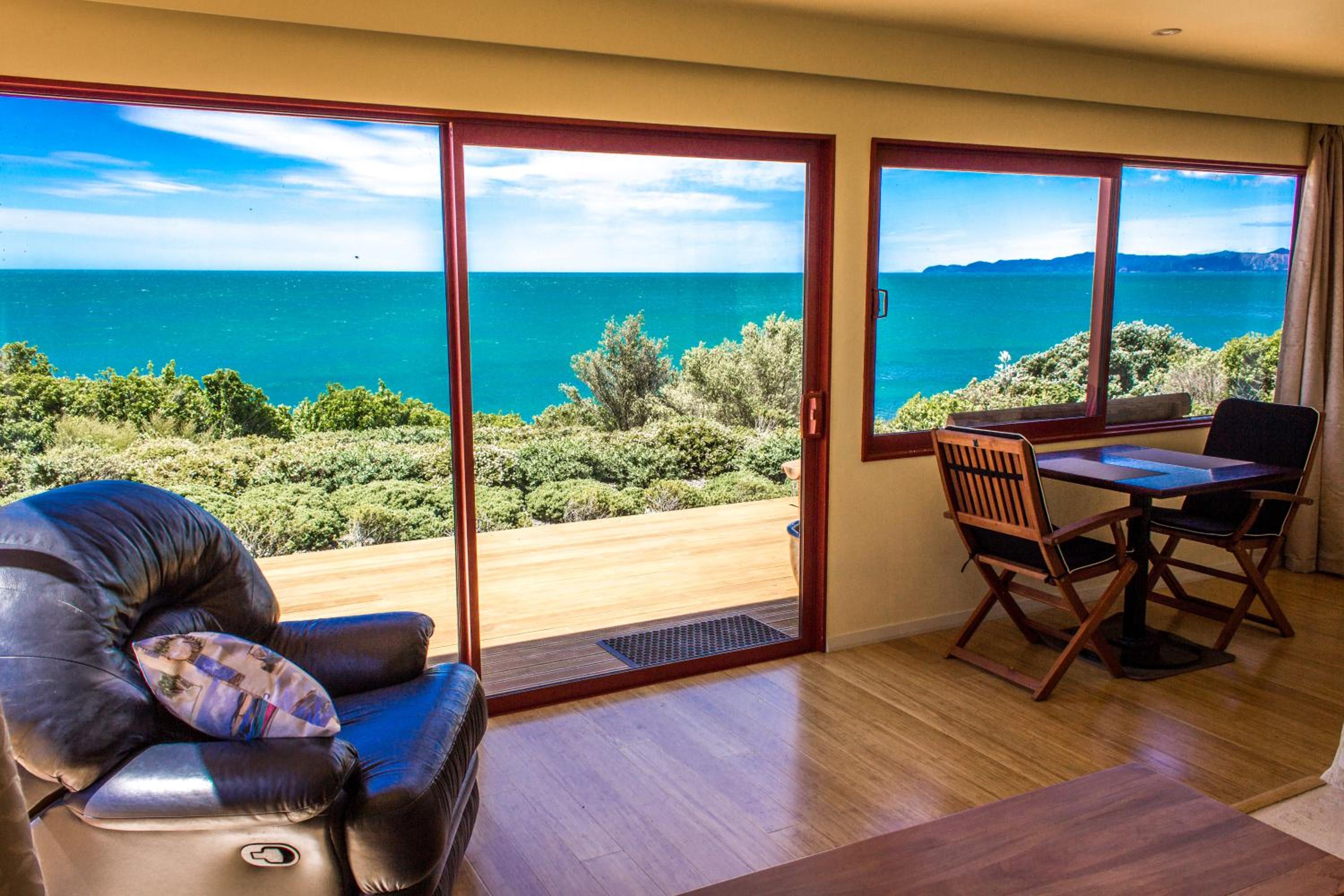Sunrise Apartment - Golden Bay view 2
