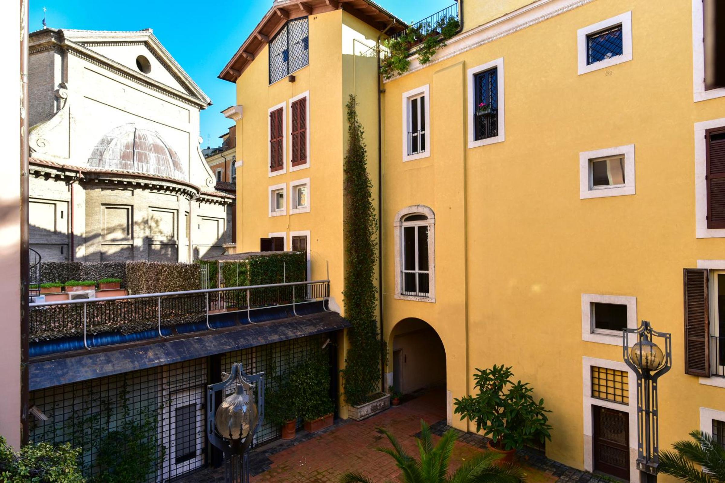 Elite Rome Apartments