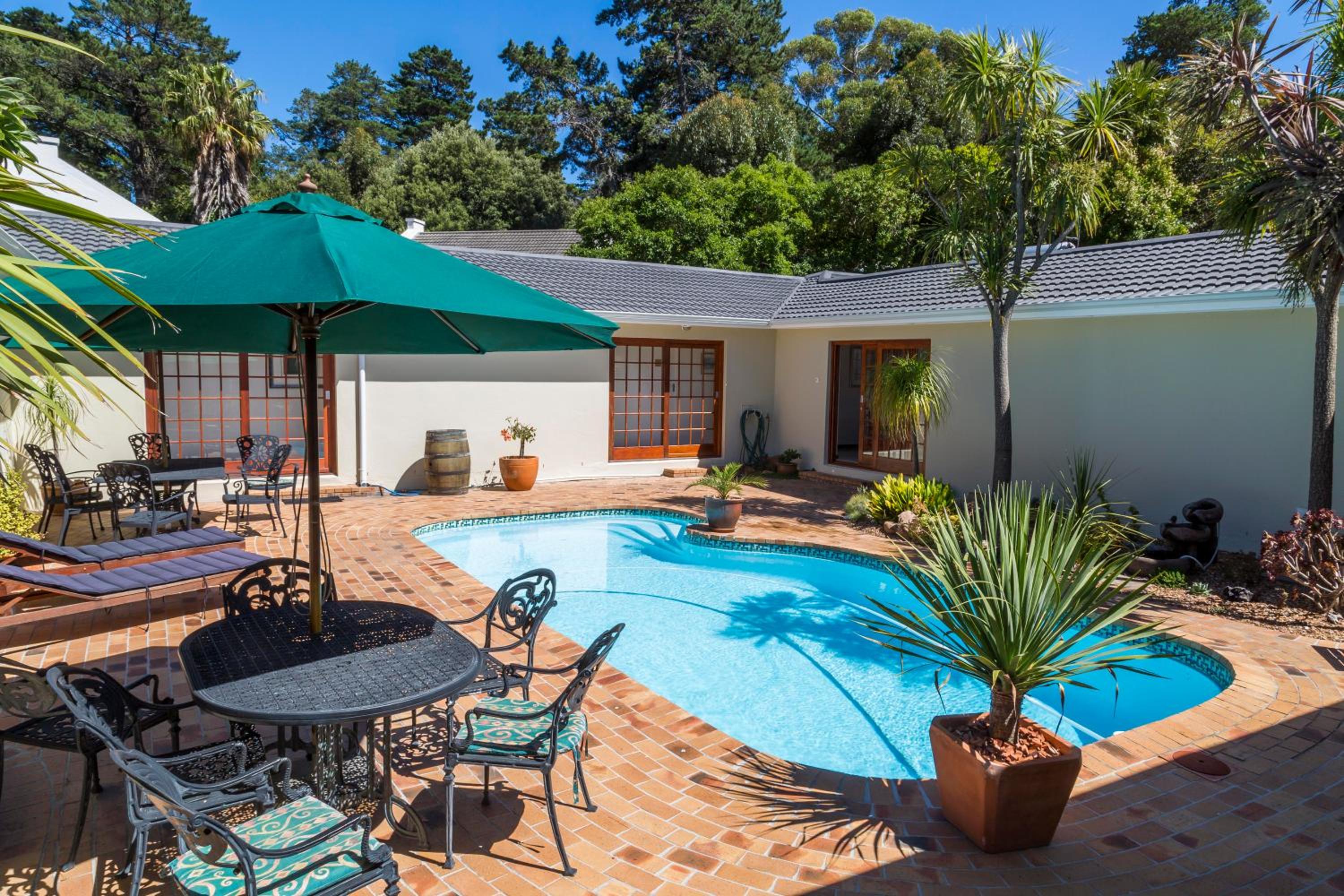 Hout Bay Lodge view 2