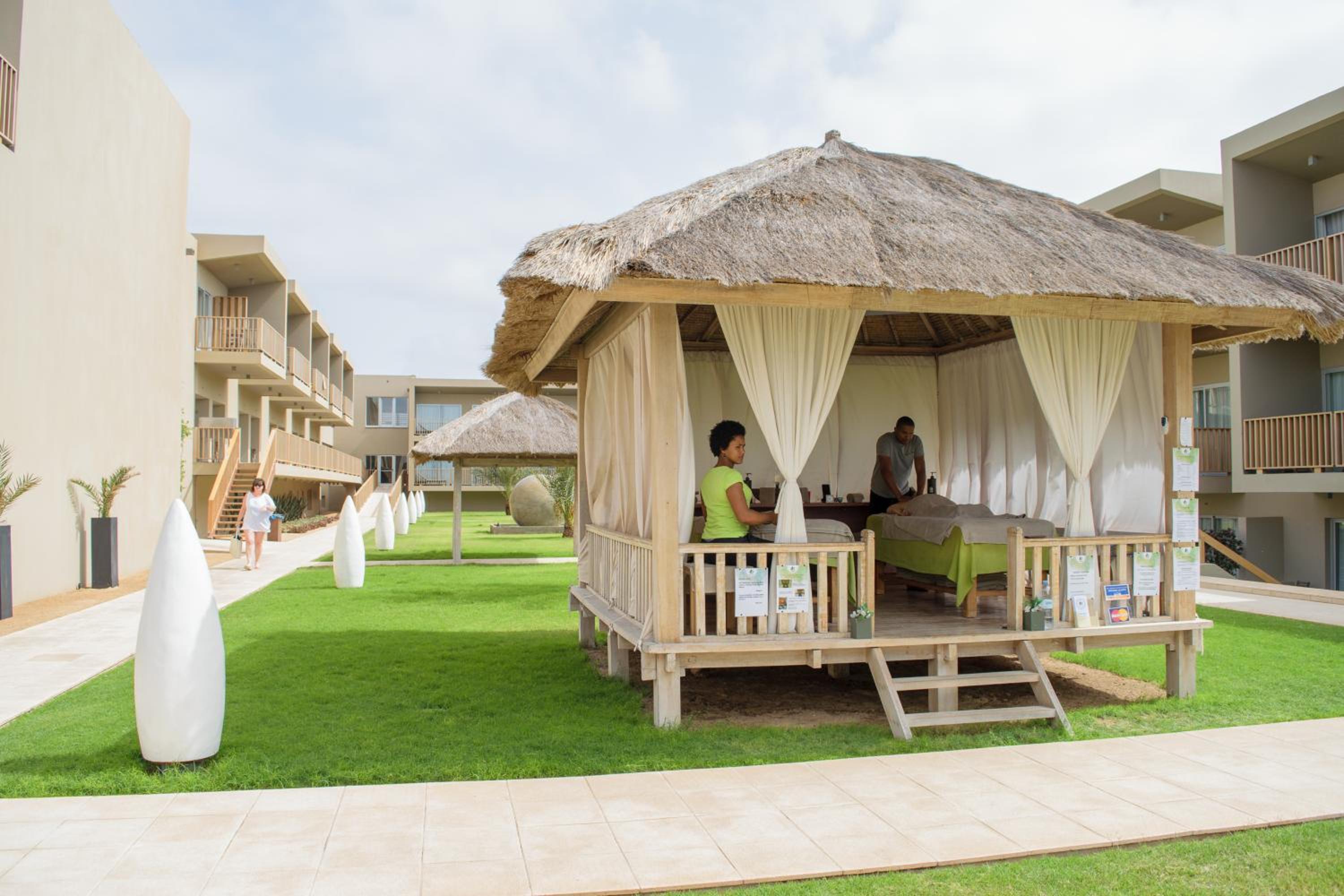 Oasis Salinas Sea