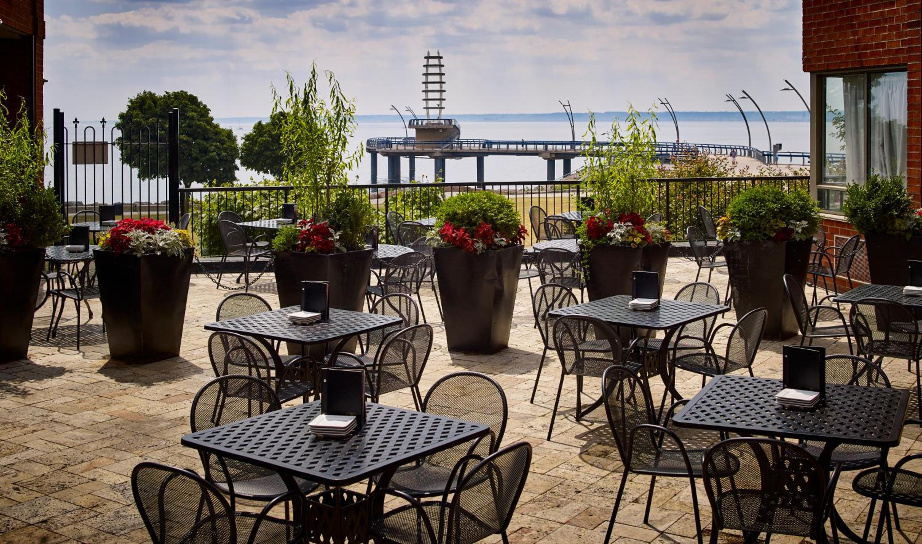 Waterfront Hotel Downtown Burlington - Property Image 5