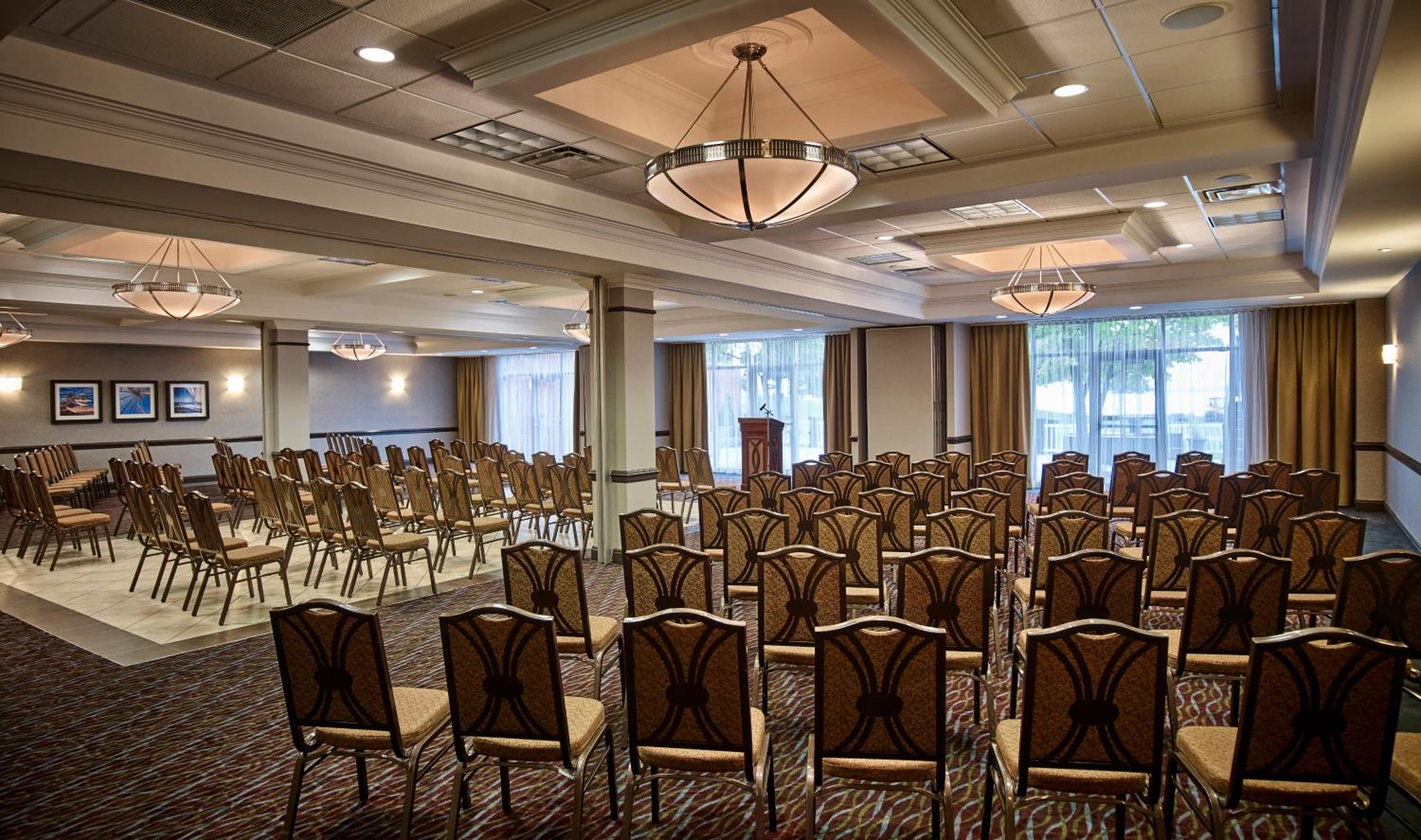 Toronto Vacations - Waterfront Hotel Downtown Burlington - Property Image 5