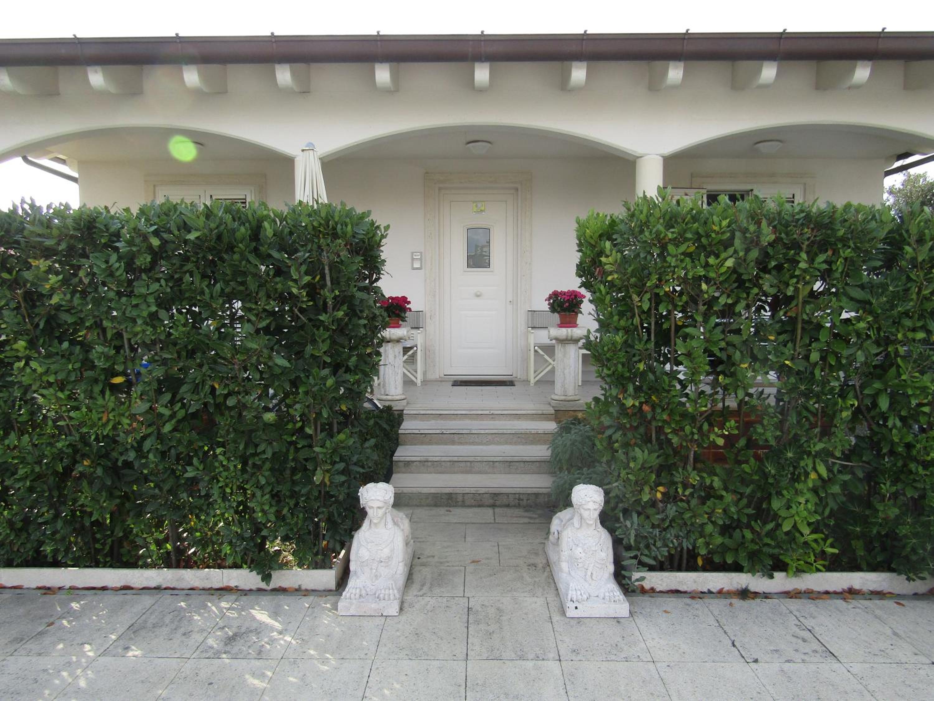 Photo 34