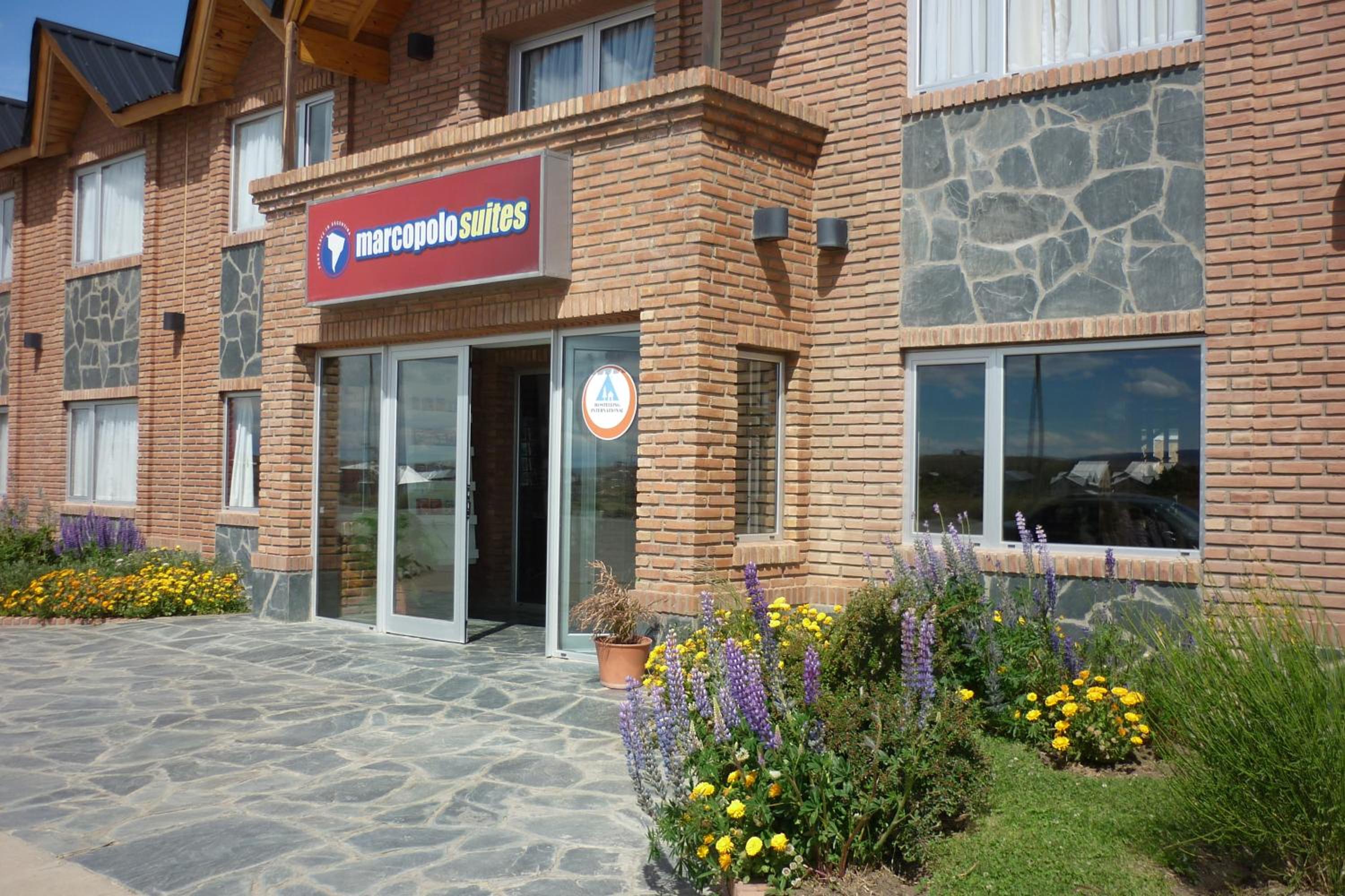 Hotel Marcopolo Suites Calafate - Image 1