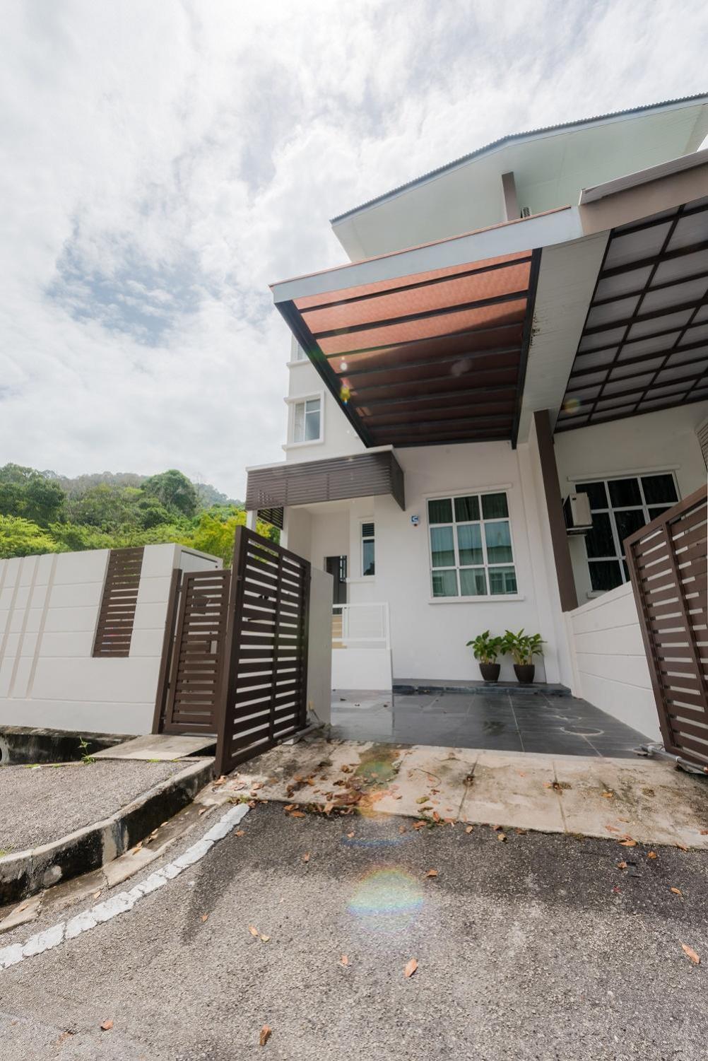 New Shamrock Beach Villas Seaview