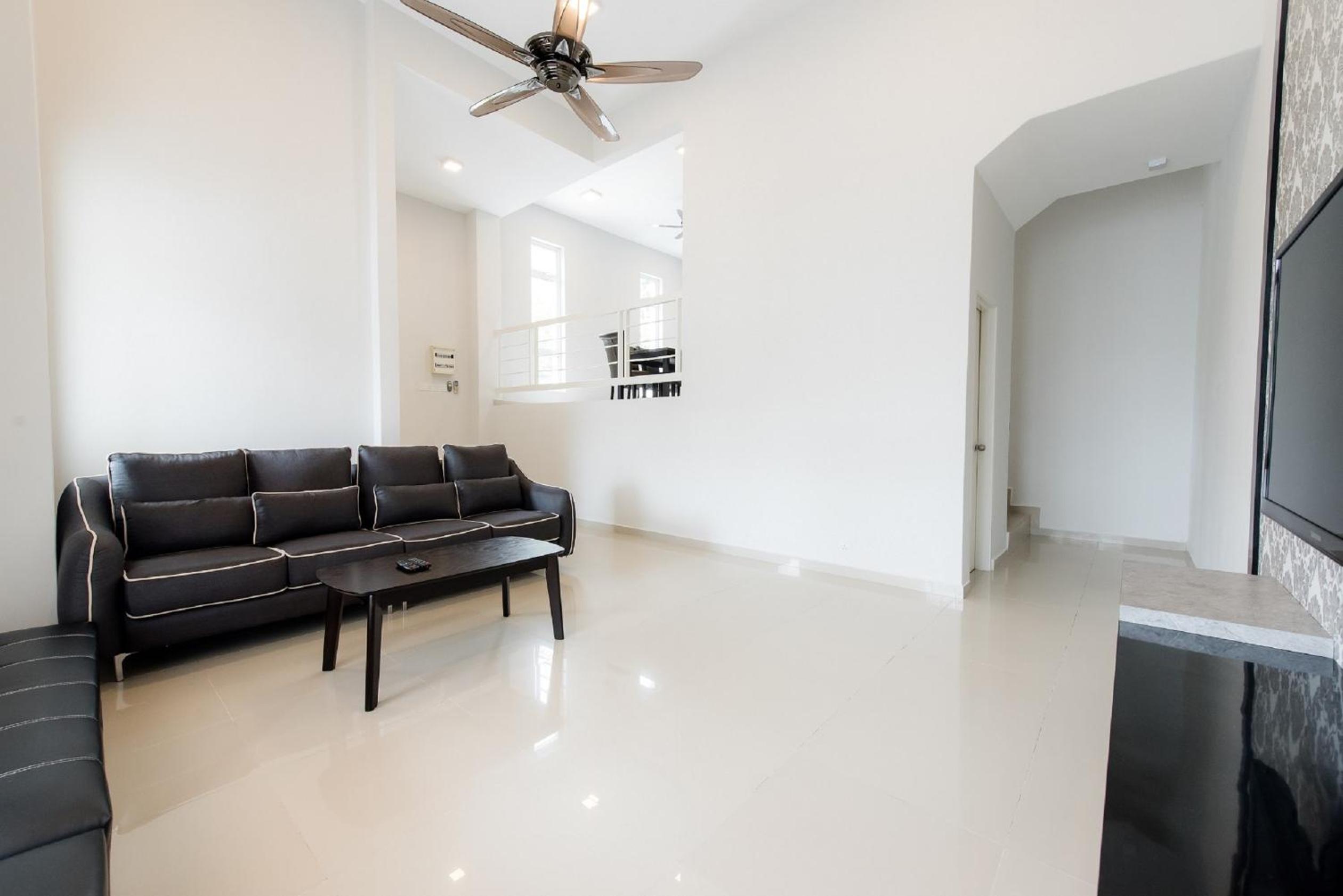 New Shamrock Beach Villas Seaview