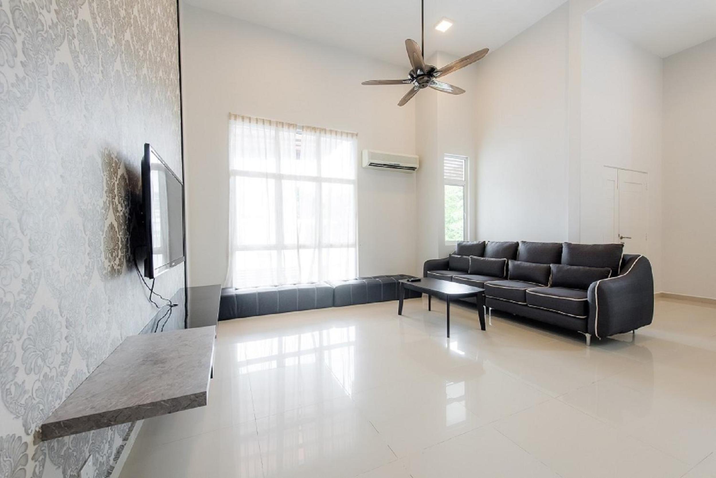 New Shamrock Beach Villas Seaview