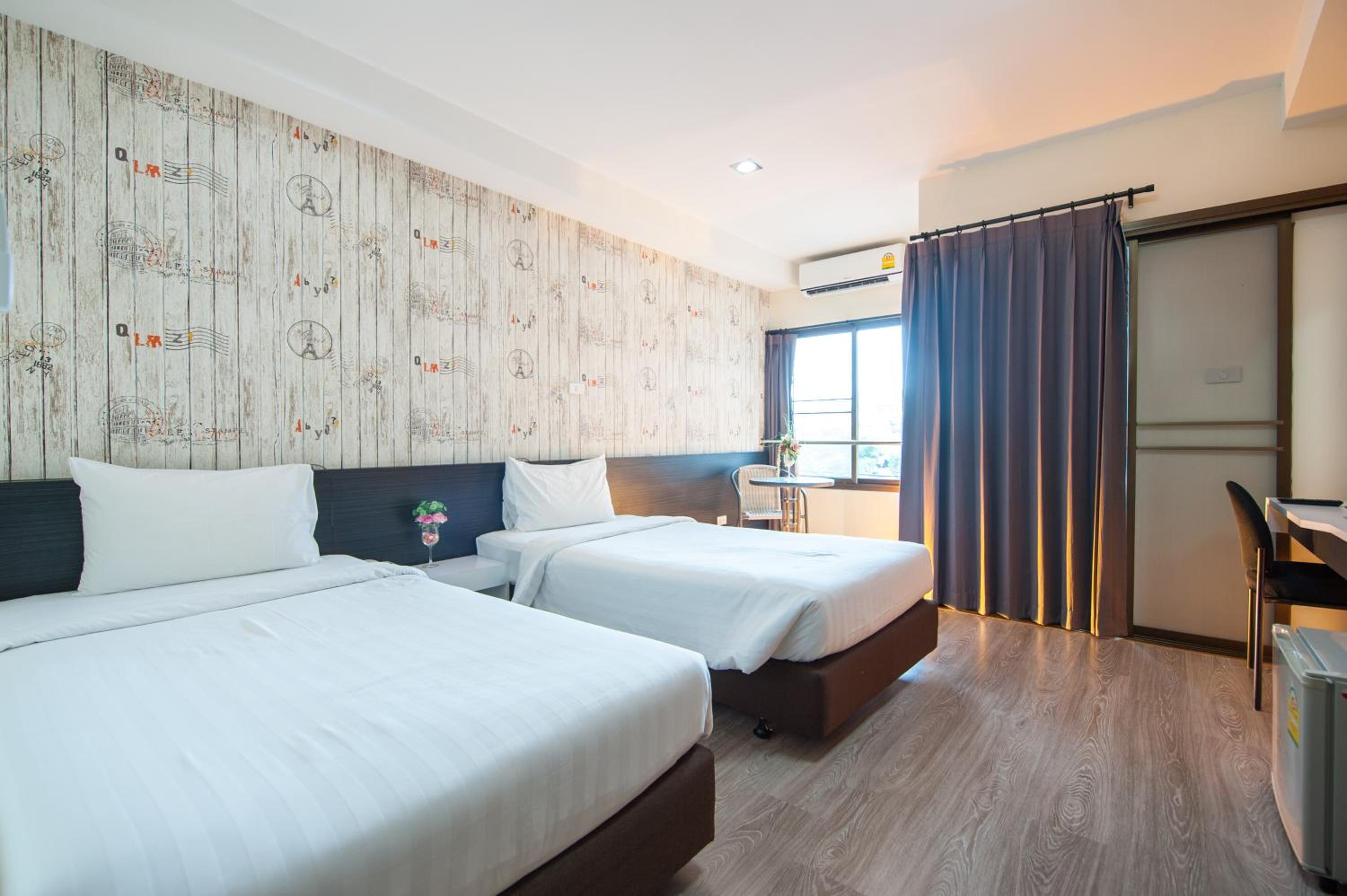 Prajaktra City Hostel