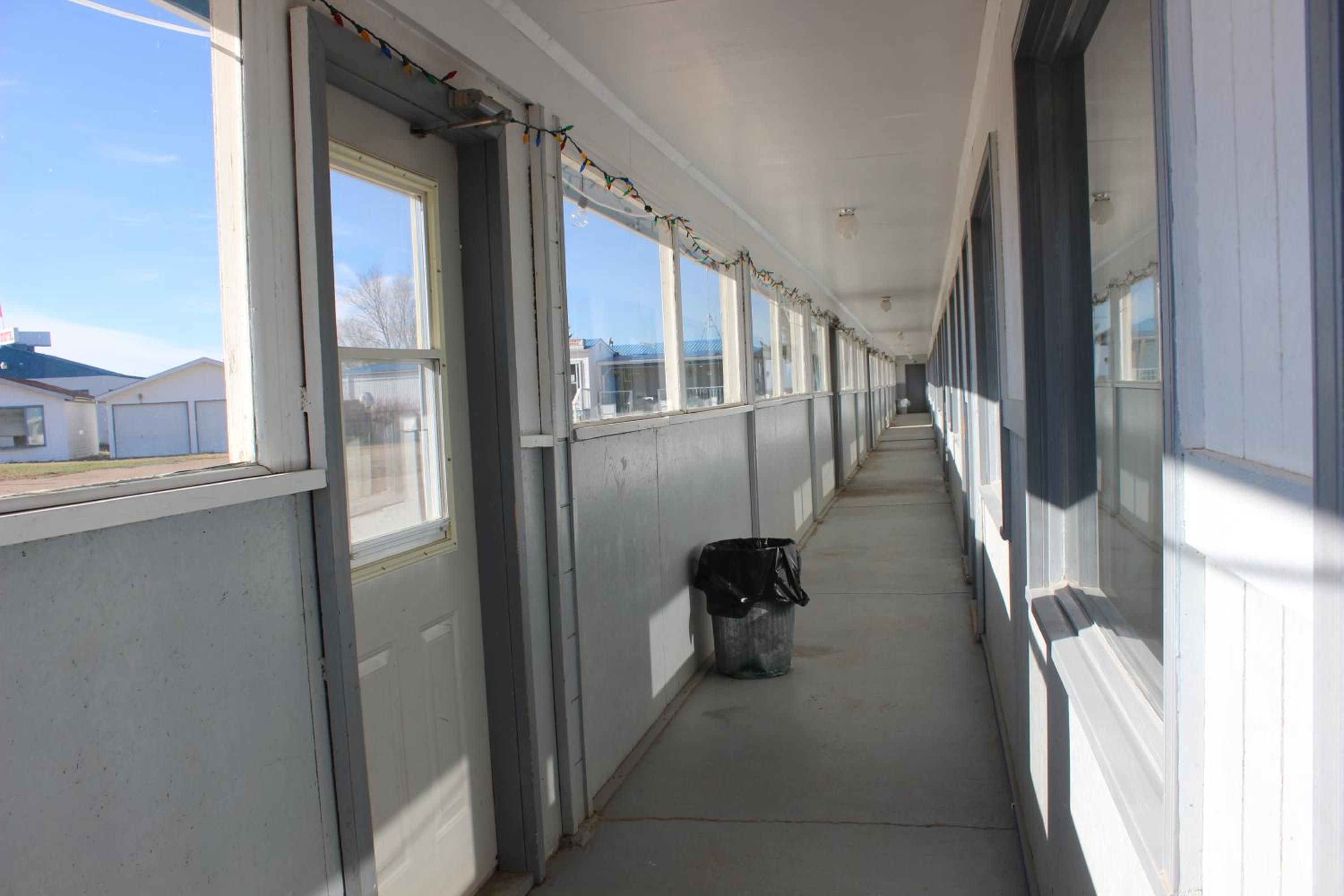 Raval Paradise Motel and RV Park