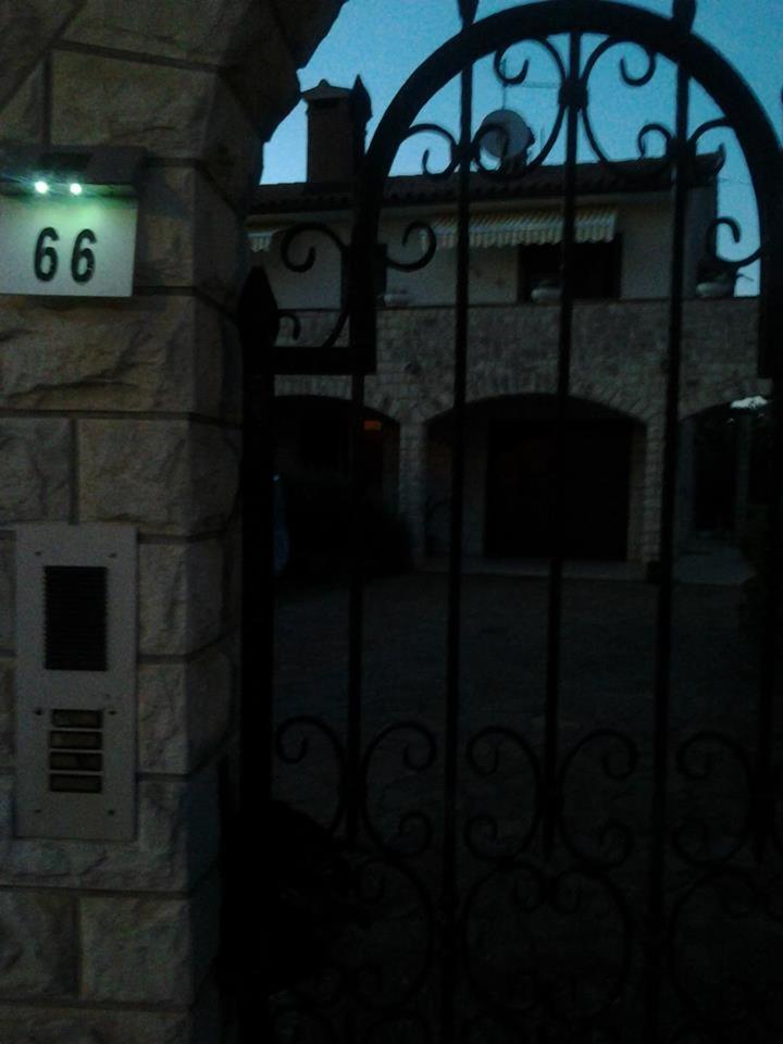 Photo 33