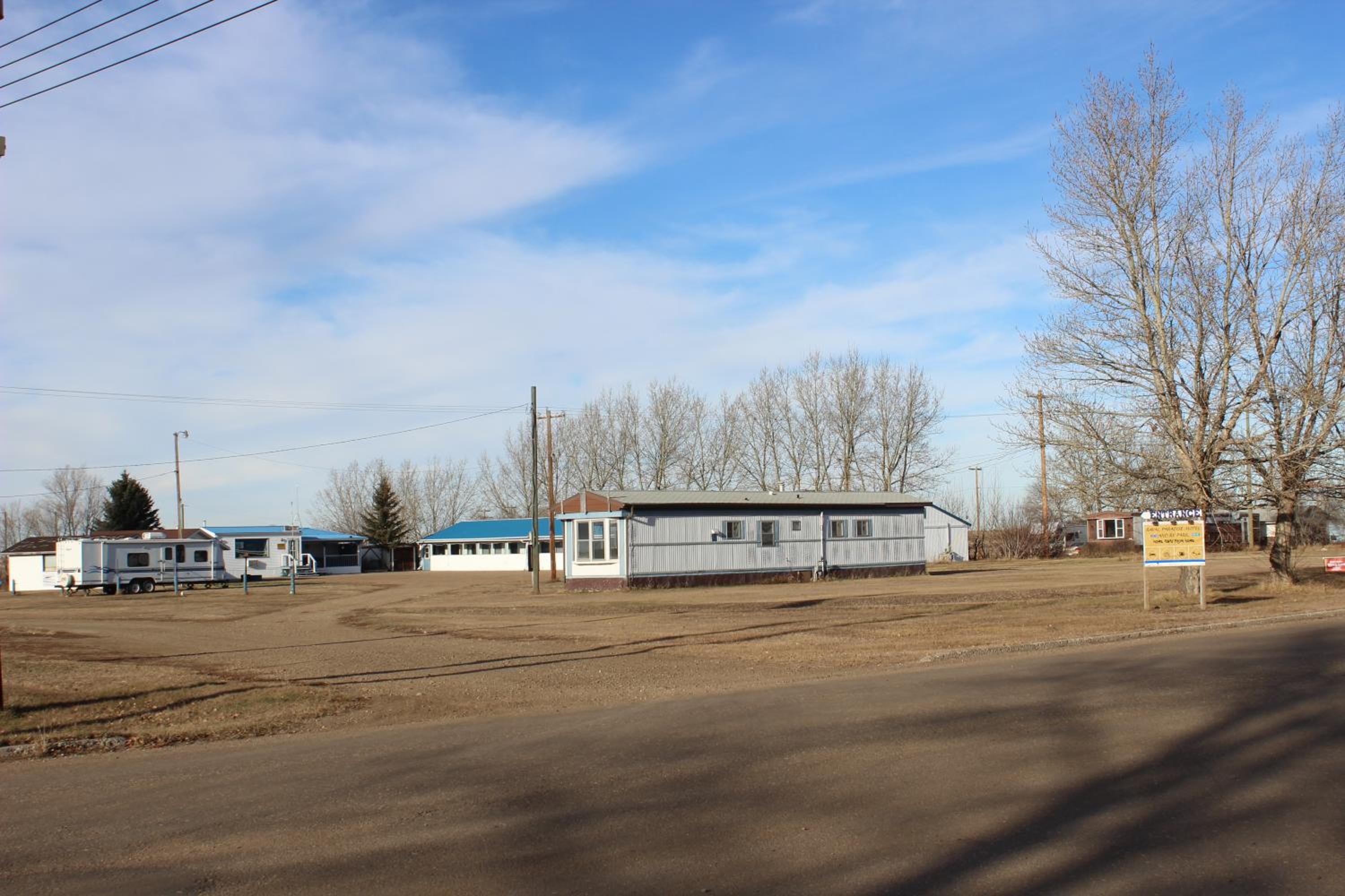 Raval Paradise Motel and RV Park